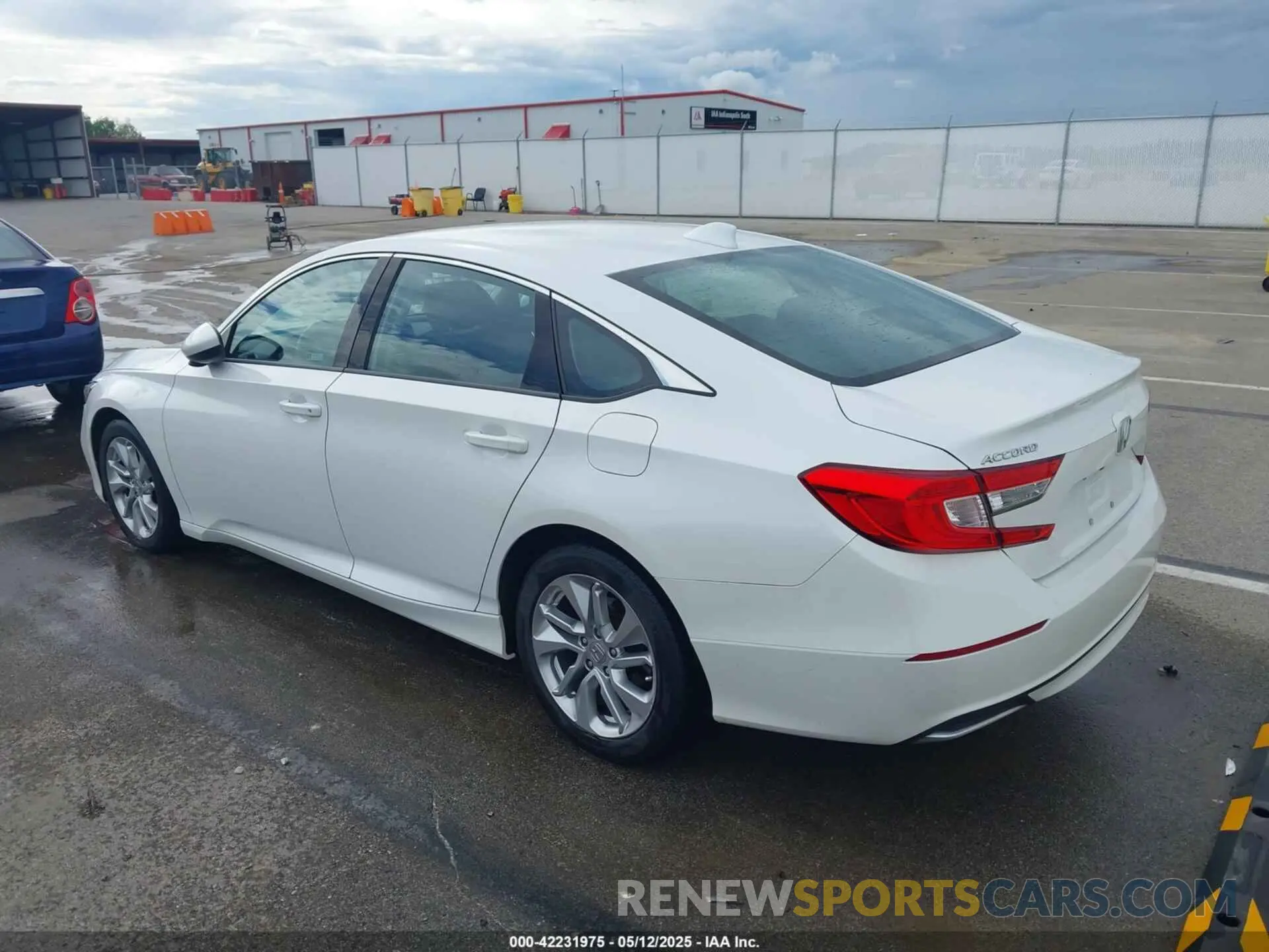 3 Photograph of a damaged car 1HGCV1F19KA081938 HONDA ACCORD 2019