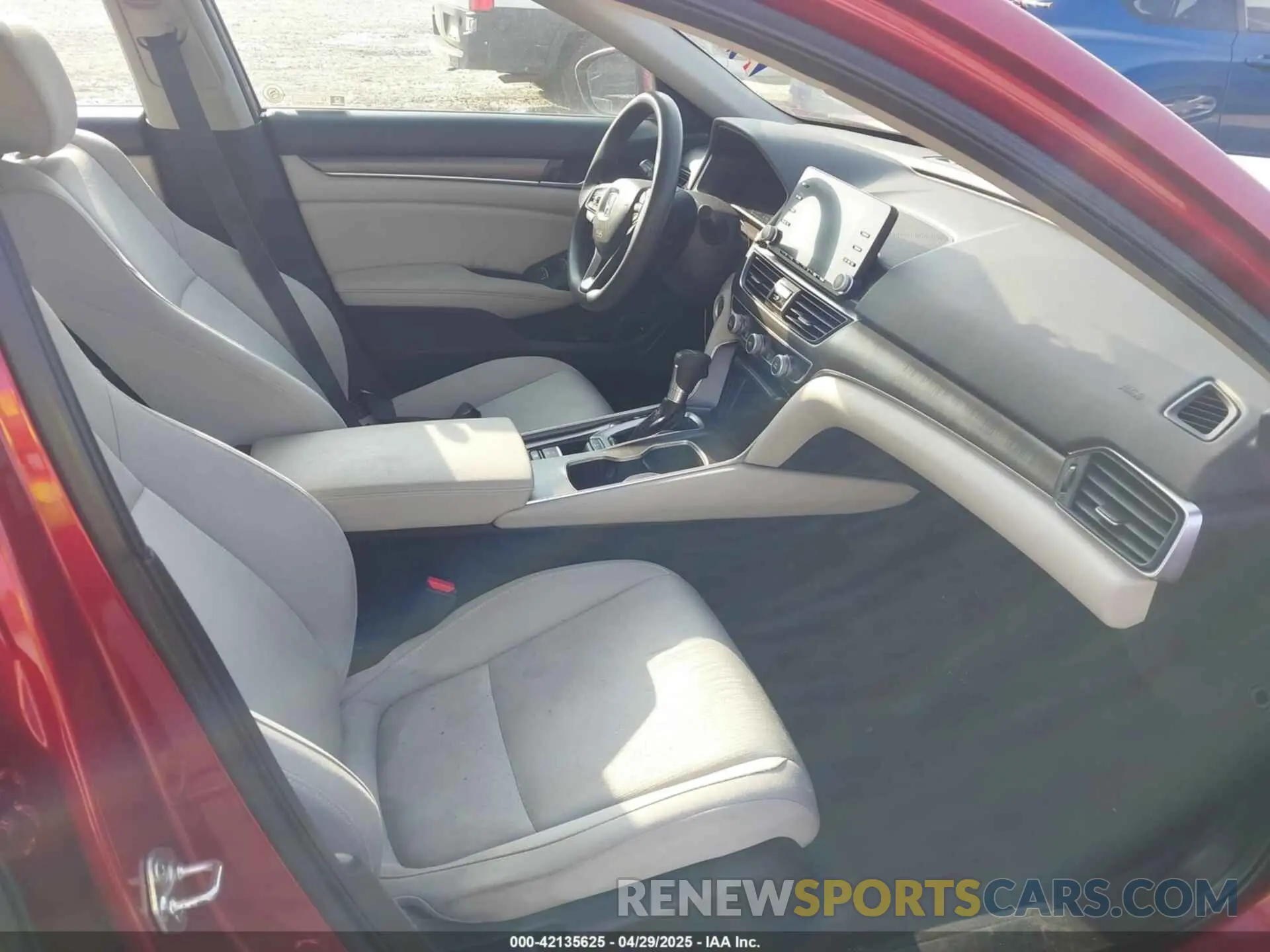 5 Фотография поврежденного автомобиля 1HGCV1F19KA083270 HONDA ACCORD 2019