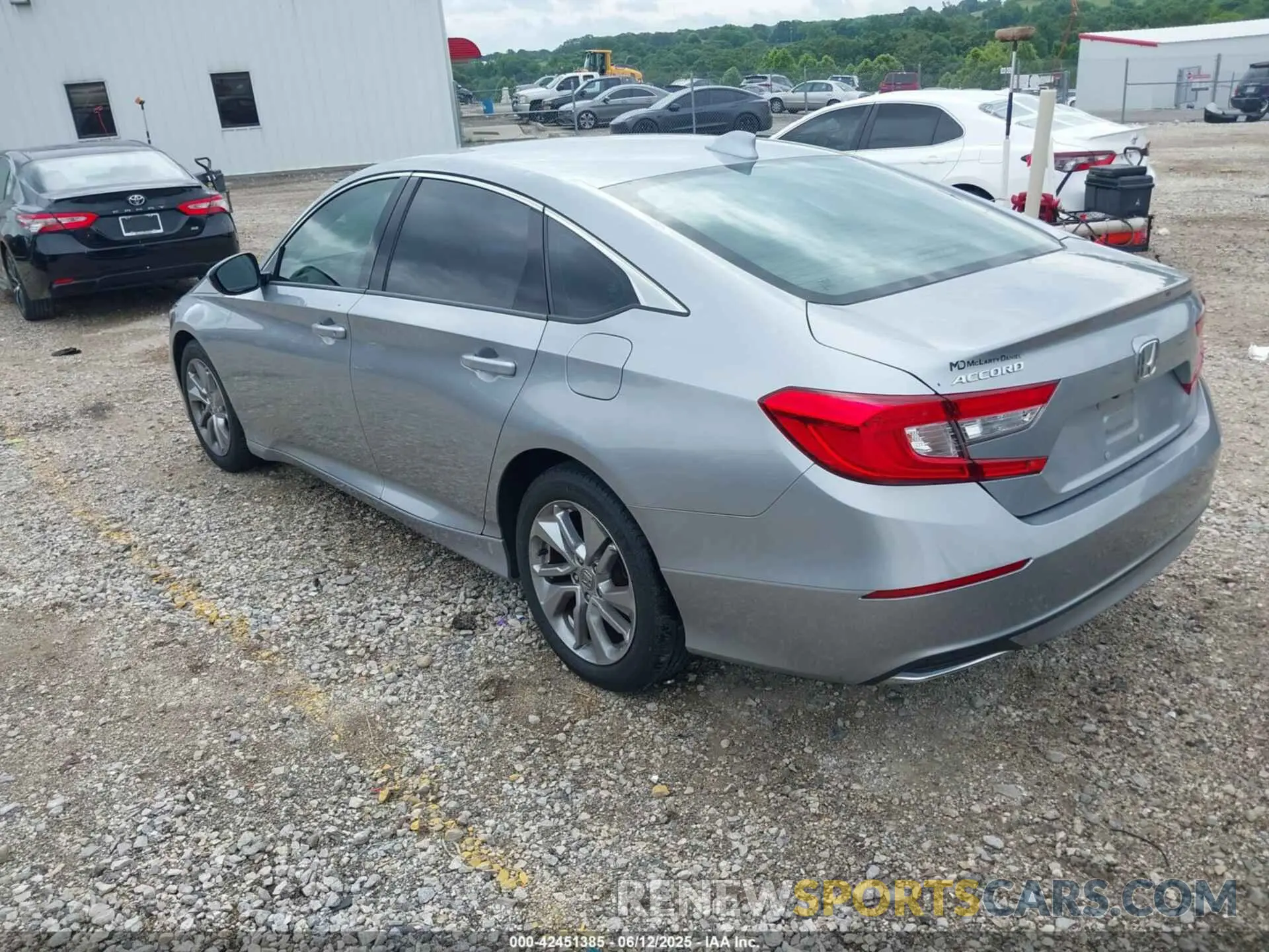 3 Photograph of a damaged car 1HGCV1F19KA088761 HONDA ACCORD 2019