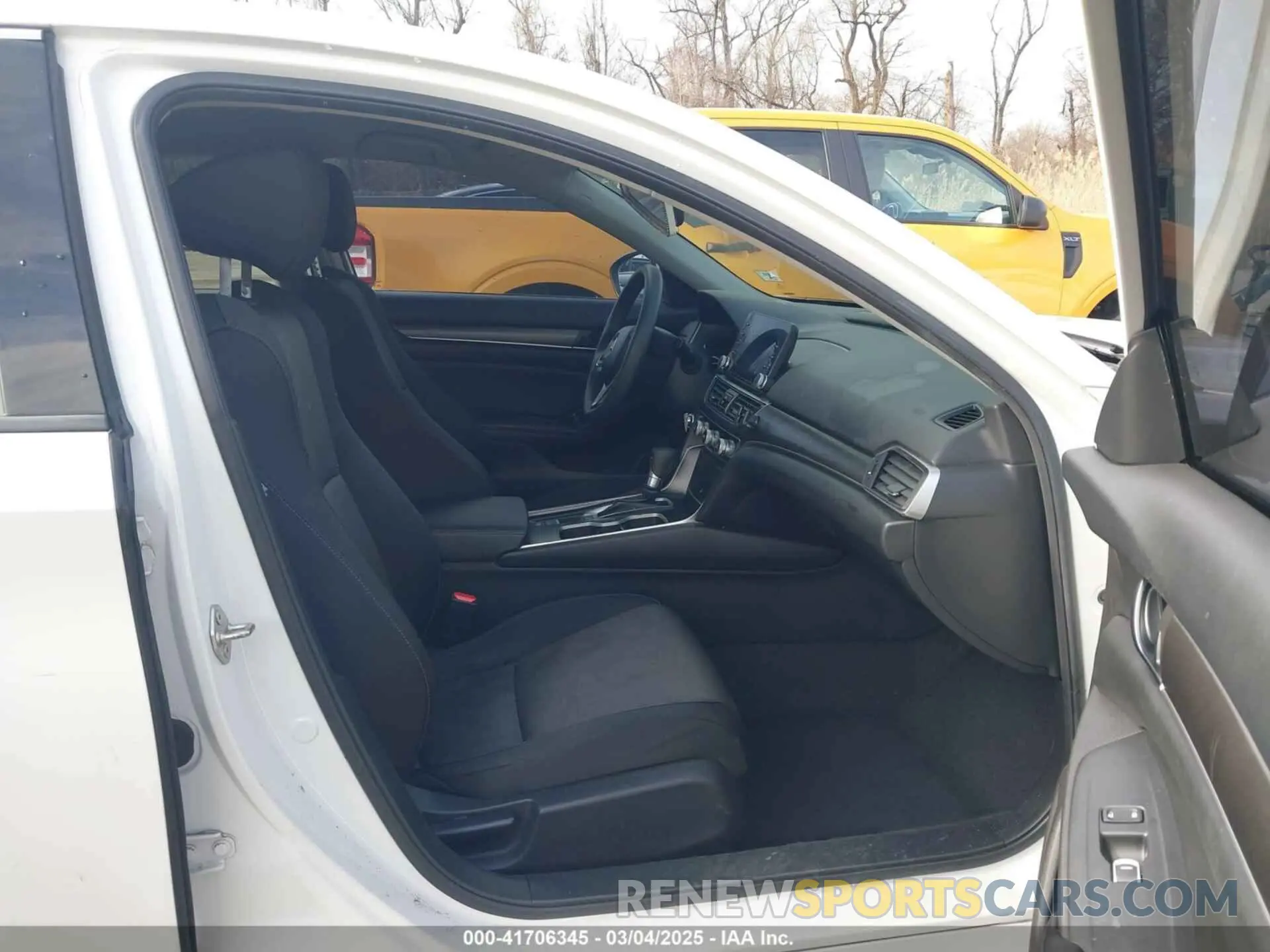 5 Photograph of a damaged car 1HGCV1F1XKA058832 HONDA ACCORD 2019
