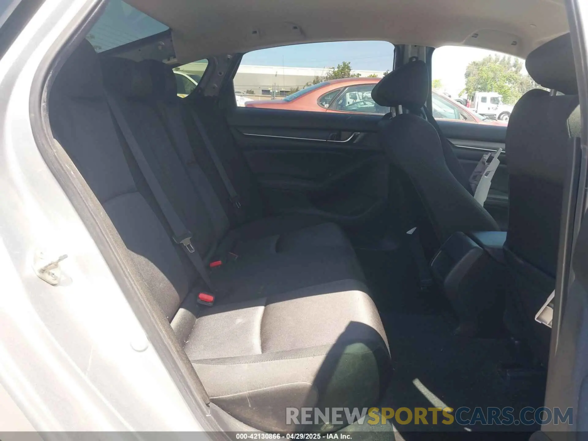 8 Photograph of a damaged car 1HGCV1F1XKA092950 HONDA ACCORD 2019