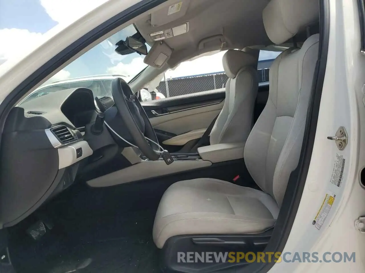 7 Photograph of a damaged car 1HGCV1F1XKA112274 HONDA ACCORD 2019