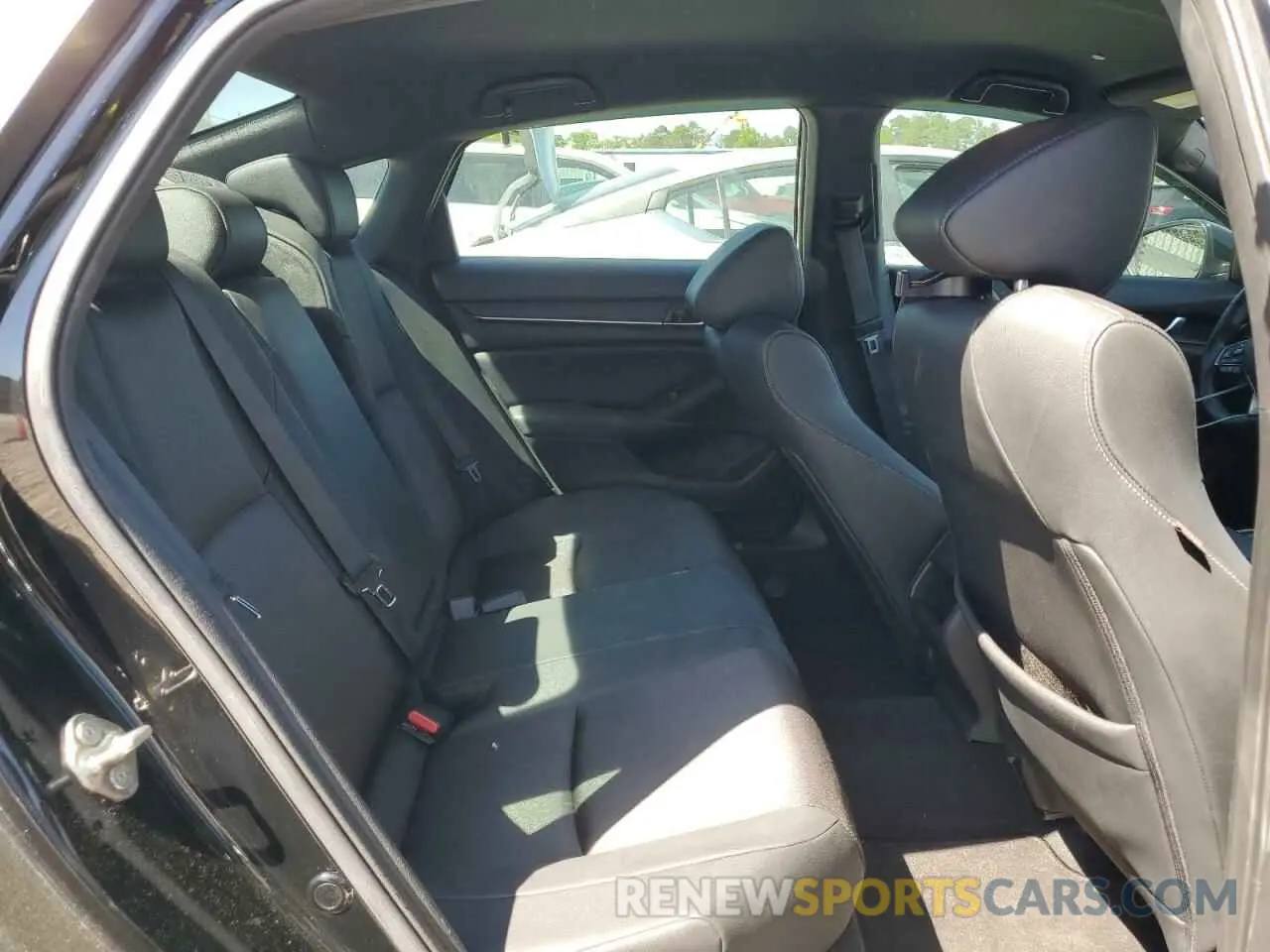 10 Photograph of a damaged car 1HGCV1F30KA006367 HONDA ACCORD 2019