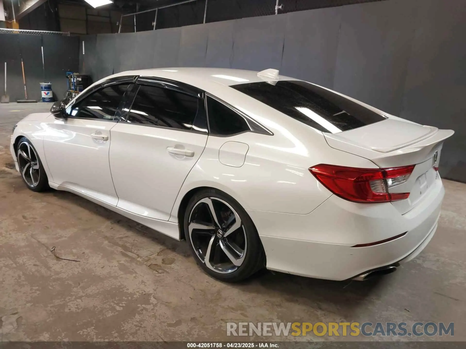 3 Фотография поврежденного автомобиля 1HGCV1F30KA016123 HONDA ACCORD 2019