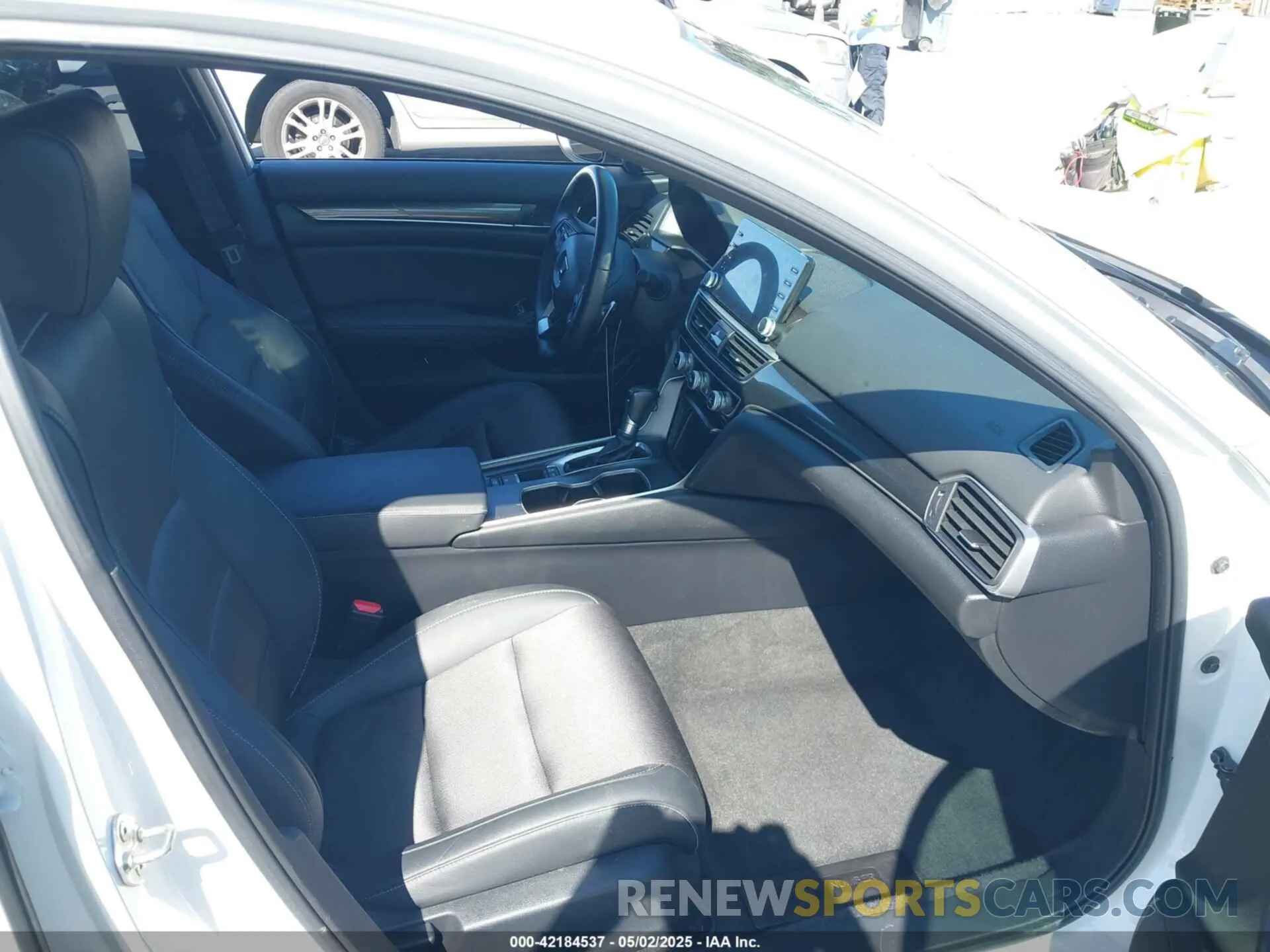 5 Фотография поврежденного автомобиля 1HGCV1F30KA031639 HONDA ACCORD 2019