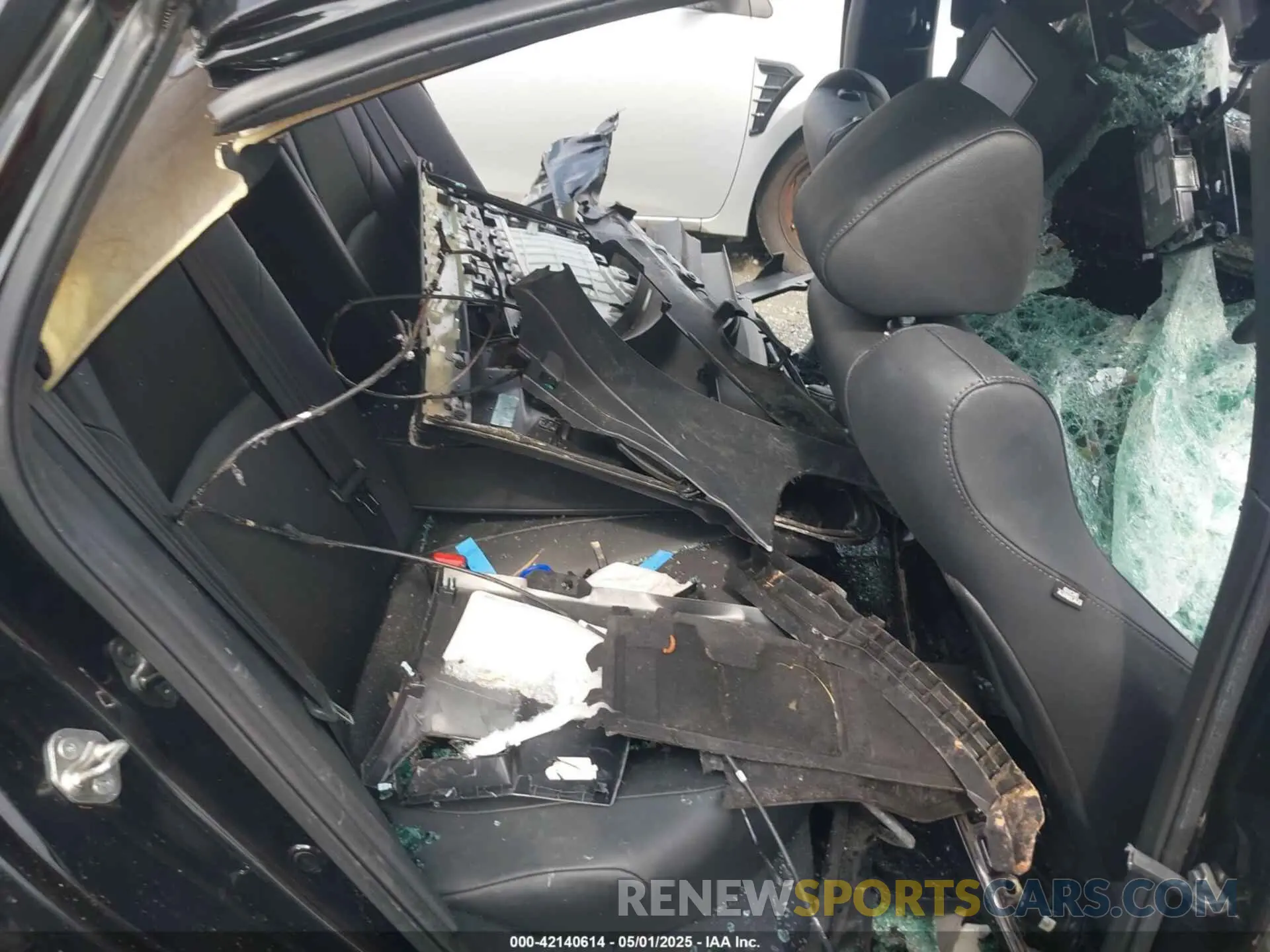 8 Photograph of a damaged car 1HGCV1F30KA087029 HONDA ACCORD 2019