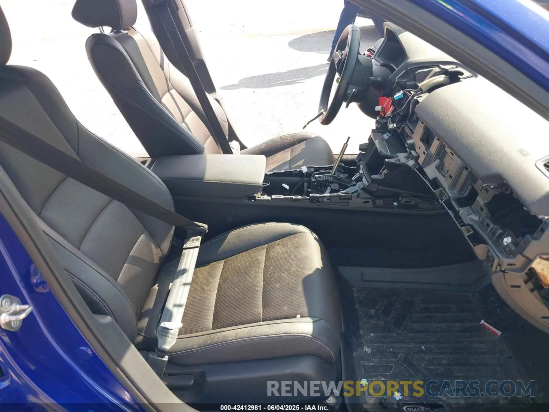 5 Photograph of a damaged car 1HGCV1F30KA099732 HONDA ACCORD 2019