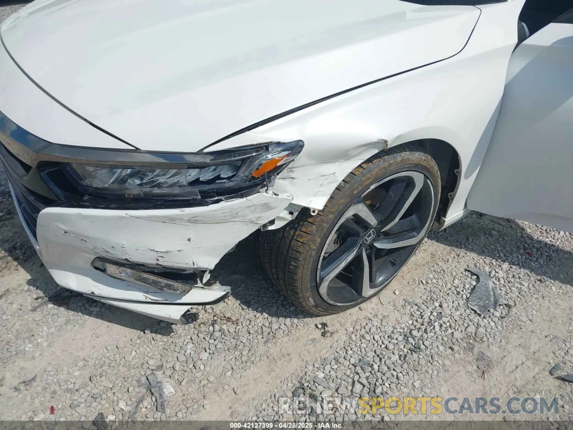 6 Фотография поврежденного автомобиля 1HGCV1F30KA139355 HONDA ACCORD 2019