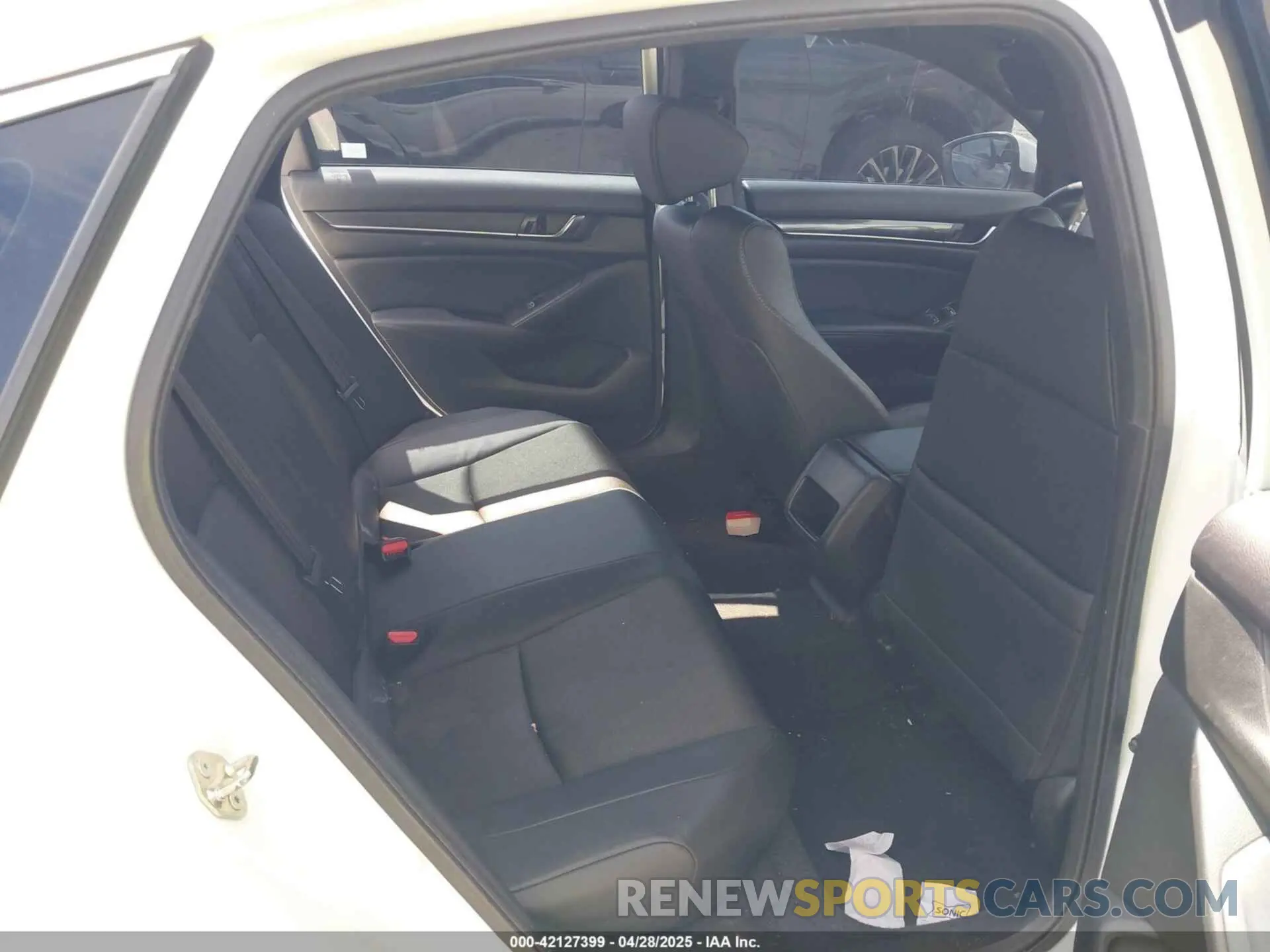 8 Фотография поврежденного автомобиля 1HGCV1F30KA139355 HONDA ACCORD 2019