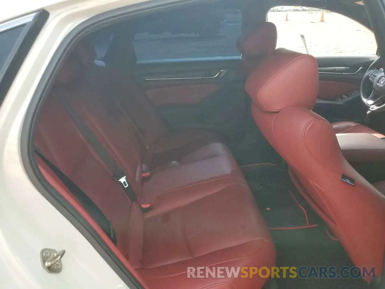 10 Photograph of a damaged car 1HGCV1F30KA173425 HONDA ACCORD 2019