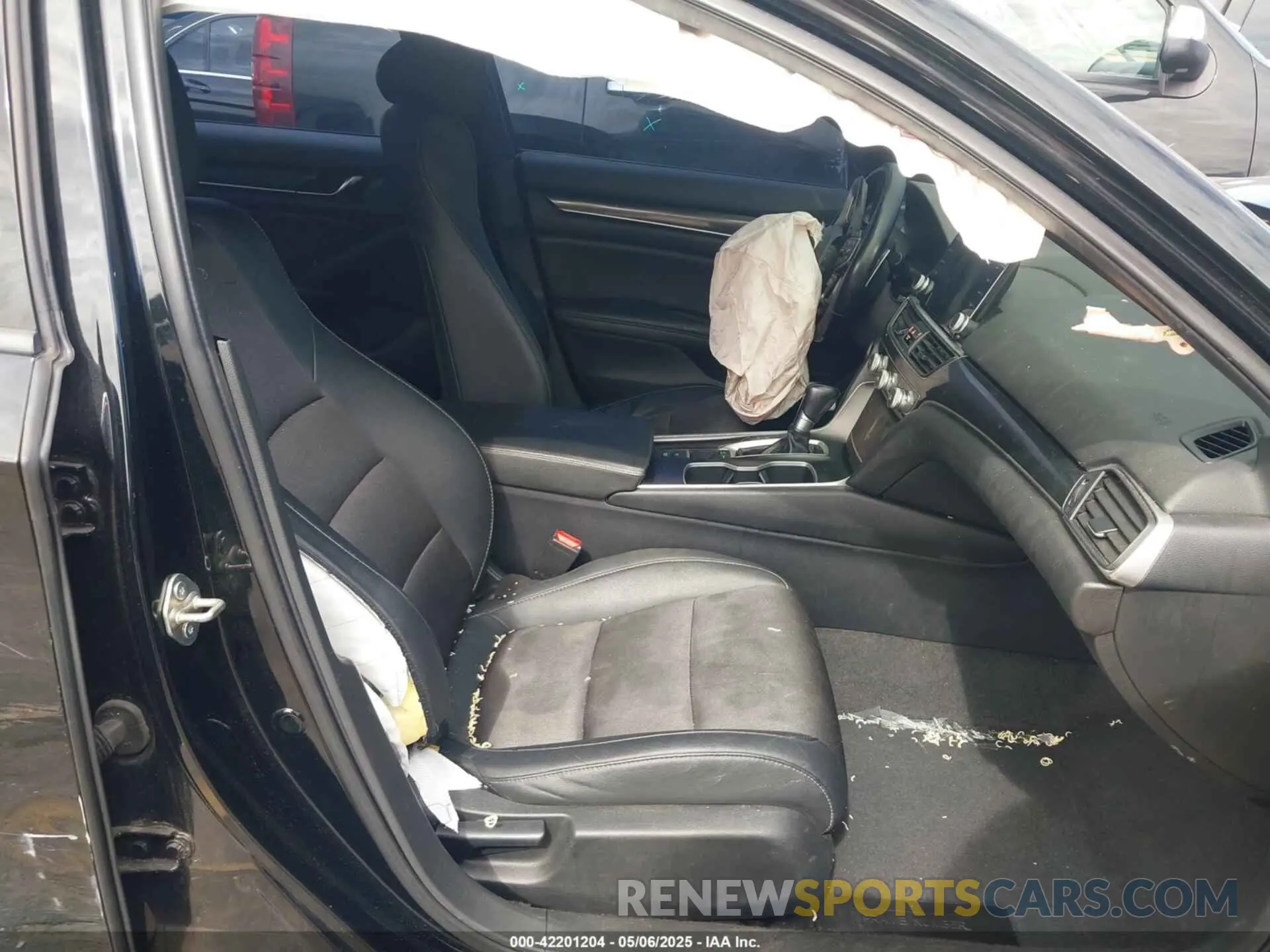 5 Photograph of a damaged car 1HGCV1F30KA177426 HONDA ACCORD 2019