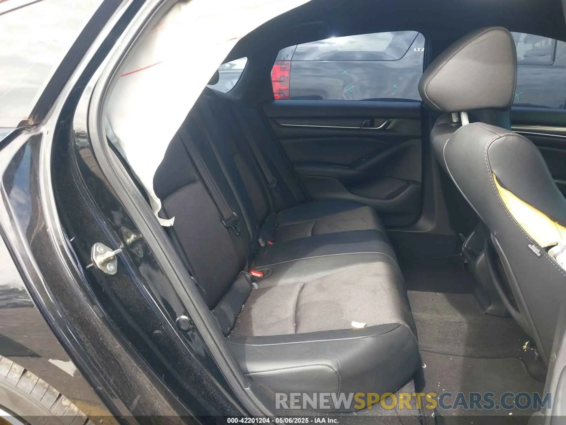 8 Photograph of a damaged car 1HGCV1F30KA177426 HONDA ACCORD 2019