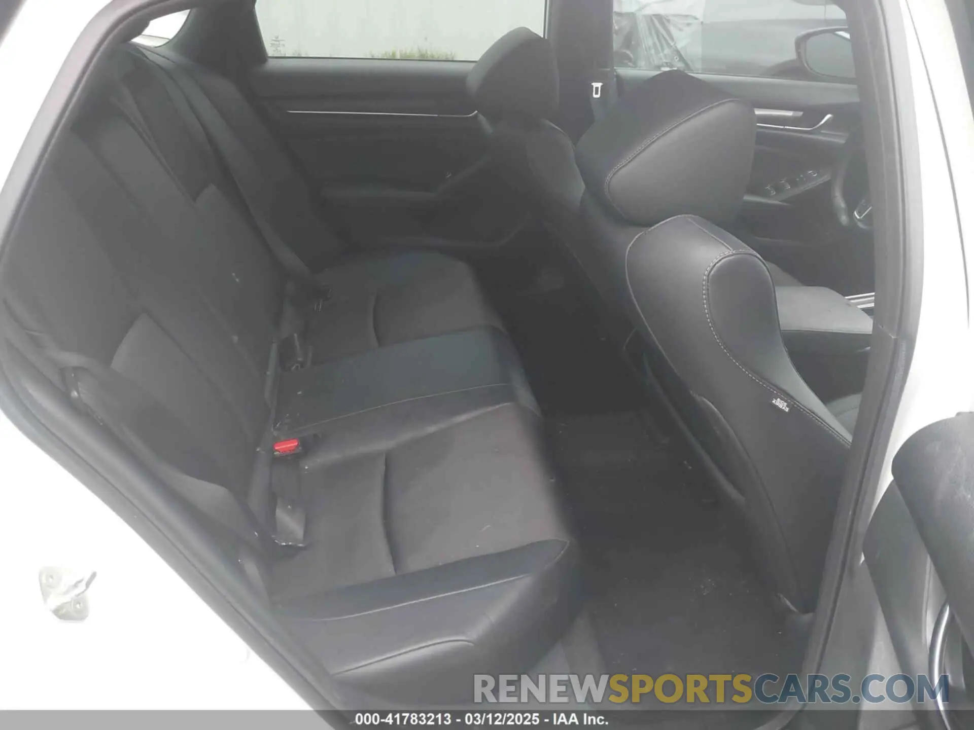 8 Photograph of a damaged car 1HGCV1F31KA032511 HONDA ACCORD 2019