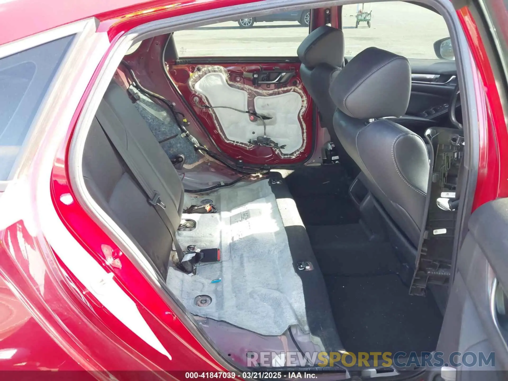 8 Photograph of a damaged car 1HGCV1F31KA084897 HONDA ACCORD 2019
