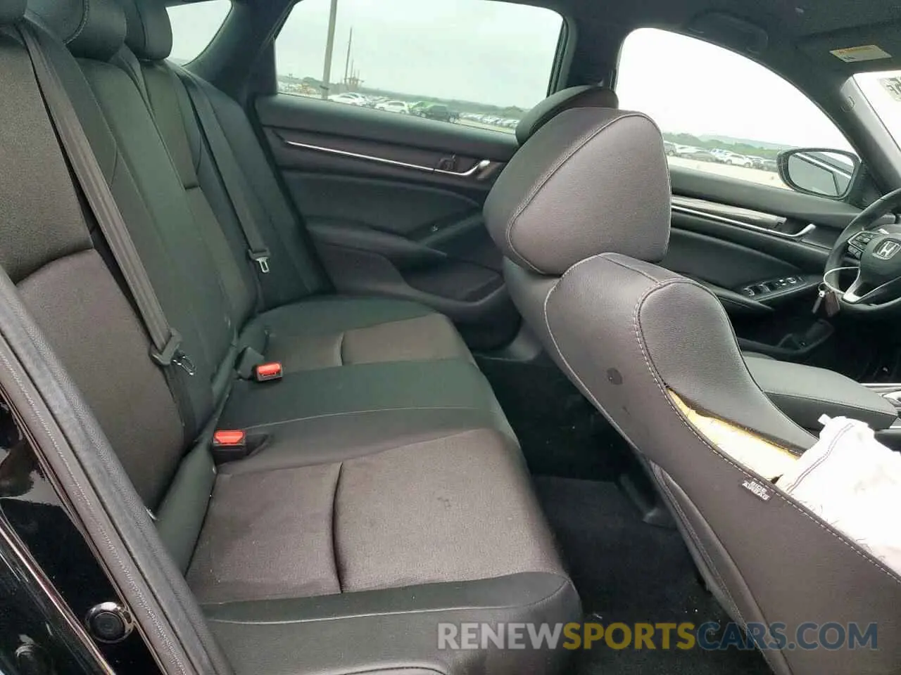 10 Photograph of a damaged car 1HGCV1F31KA131216 HONDA ACCORD 2019