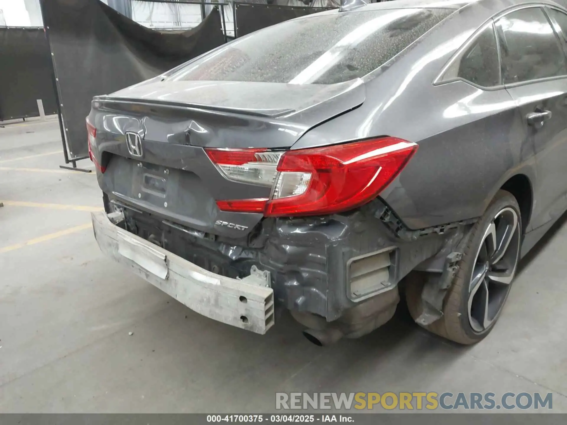 18 Фотография поврежденного автомобиля 1HGCV1F32KA010405 HONDA ACCORD 2019