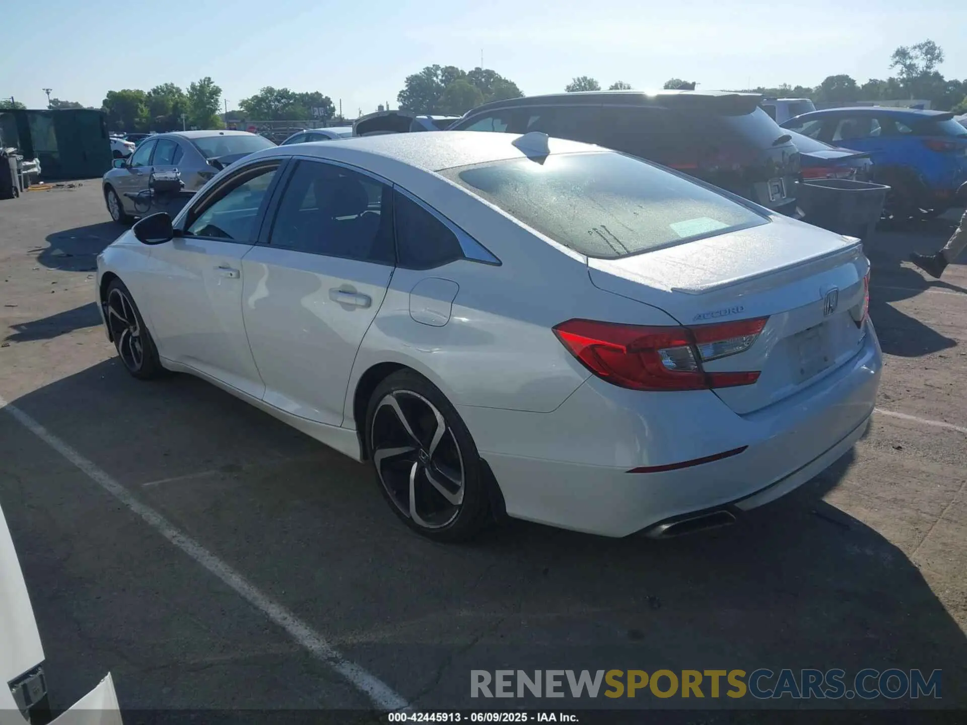 3 Фотография поврежденного автомобиля 1HGCV1F32KA019220 HONDA ACCORD 2019