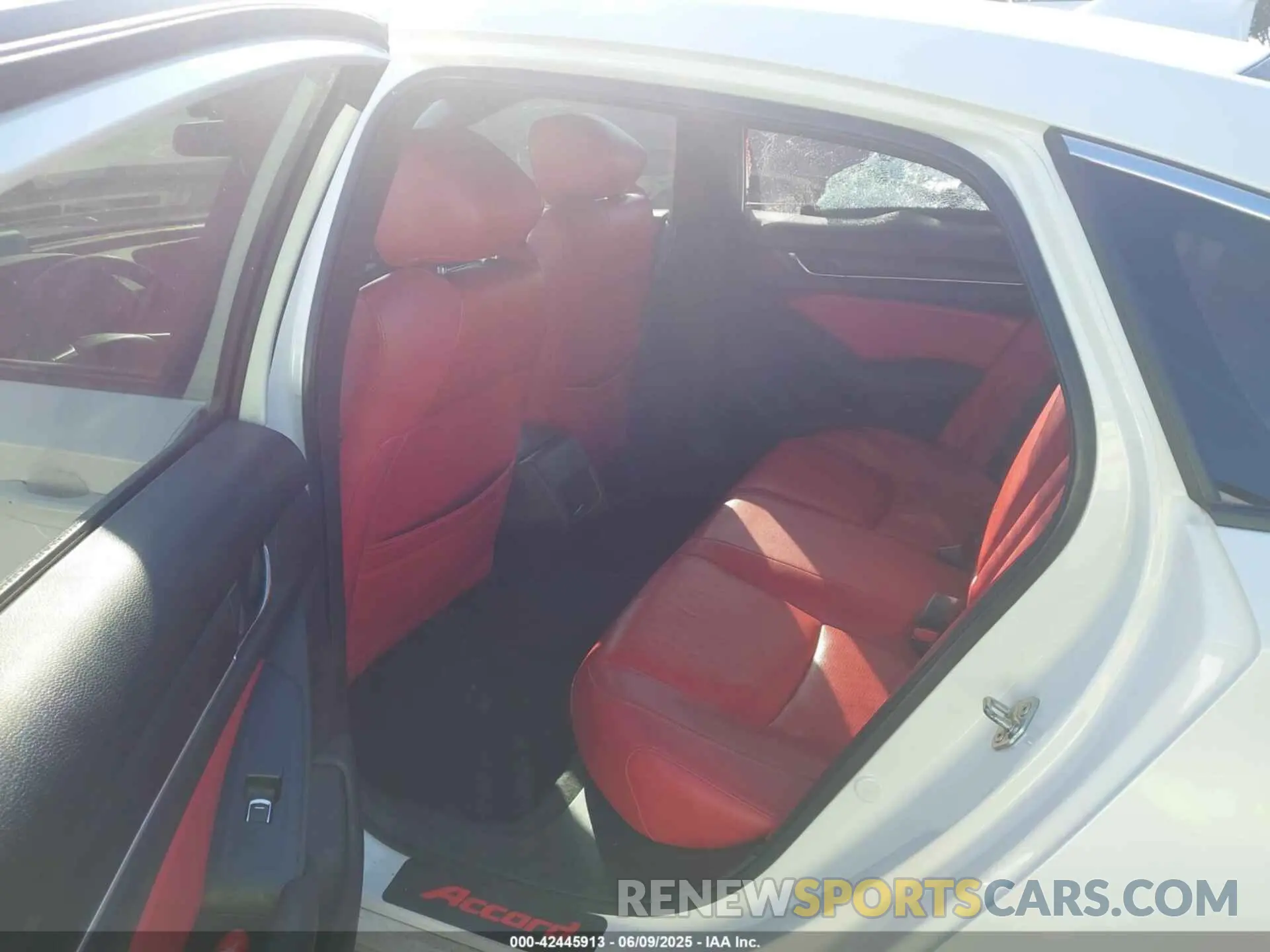 8 Фотография поврежденного автомобиля 1HGCV1F32KA019220 HONDA ACCORD 2019
