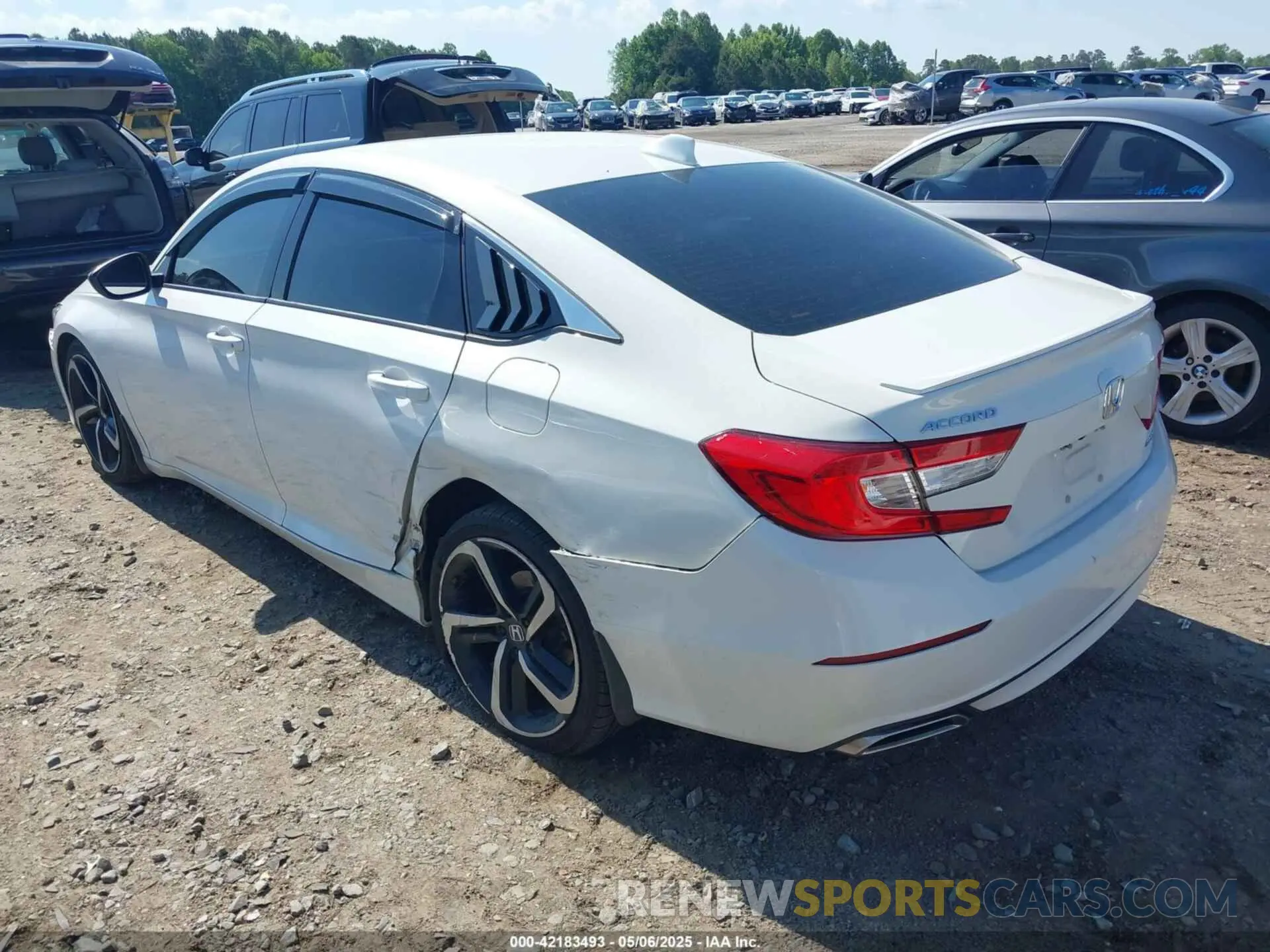 3 Photograph of a damaged car 1HGCV1F32KA031268 HONDA ACCORD 2019