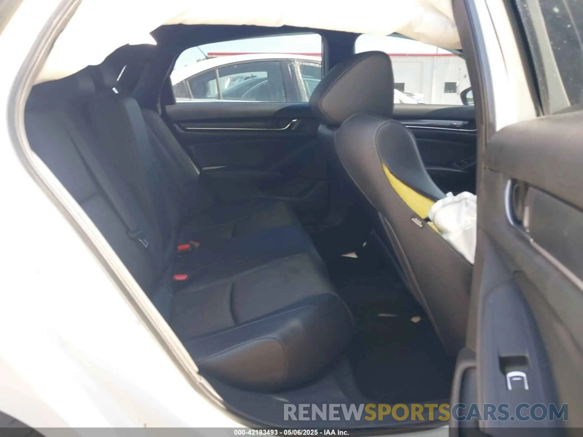 8 Photograph of a damaged car 1HGCV1F32KA031268 HONDA ACCORD 2019