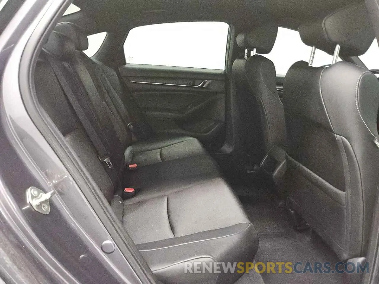 10 Photograph of a damaged car 1HGCV1F32KA103084 HONDA ACCORD 2019