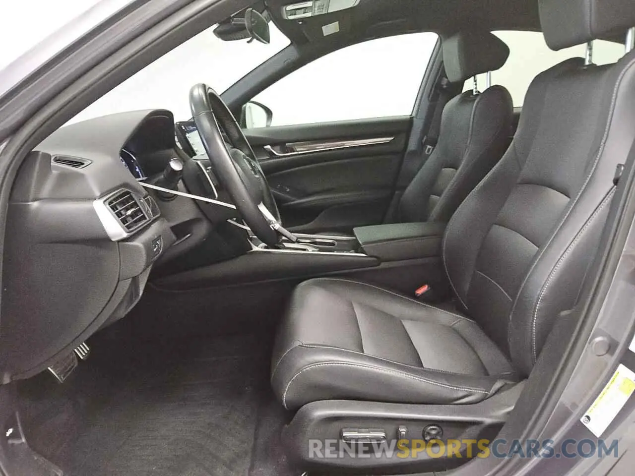 7 Photograph of a damaged car 1HGCV1F32KA103084 HONDA ACCORD 2019