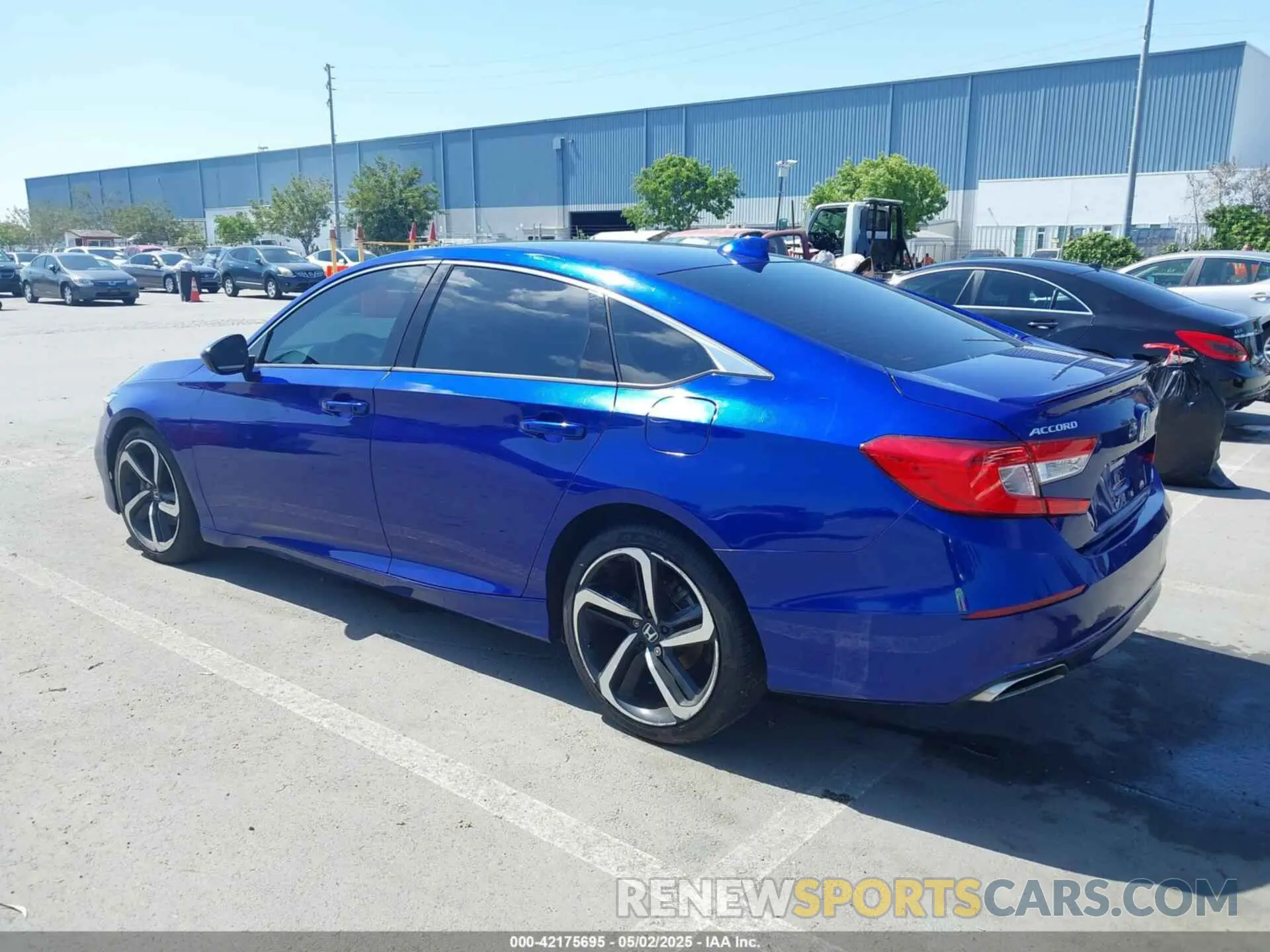 3 Photograph of a damaged car 1HGCV1F32KA133038 HONDA ACCORD 2019
