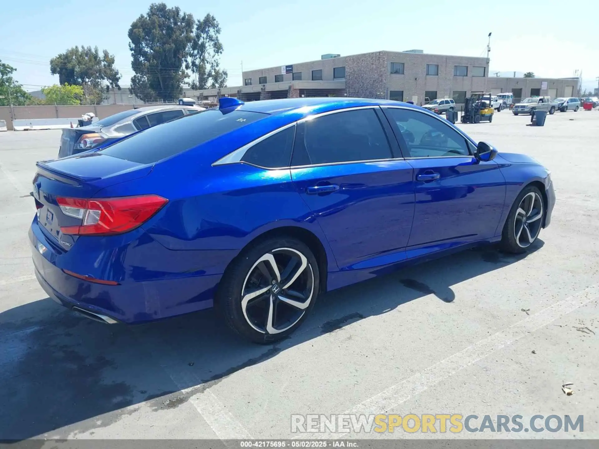 4 Photograph of a damaged car 1HGCV1F32KA133038 HONDA ACCORD 2019