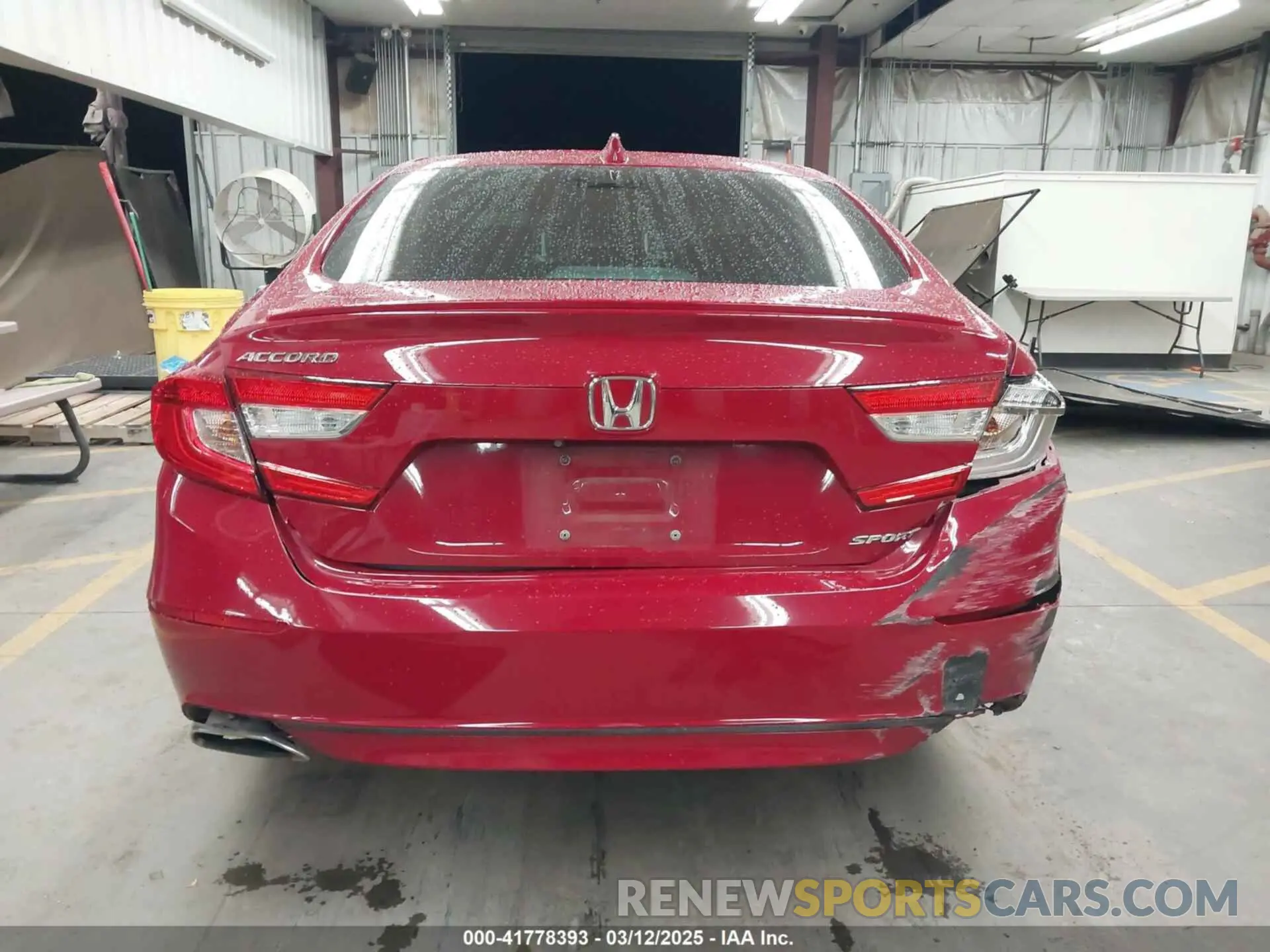 17 Фотография поврежденного автомобиля 1HGCV1F32KA165617 HONDA ACCORD 2019