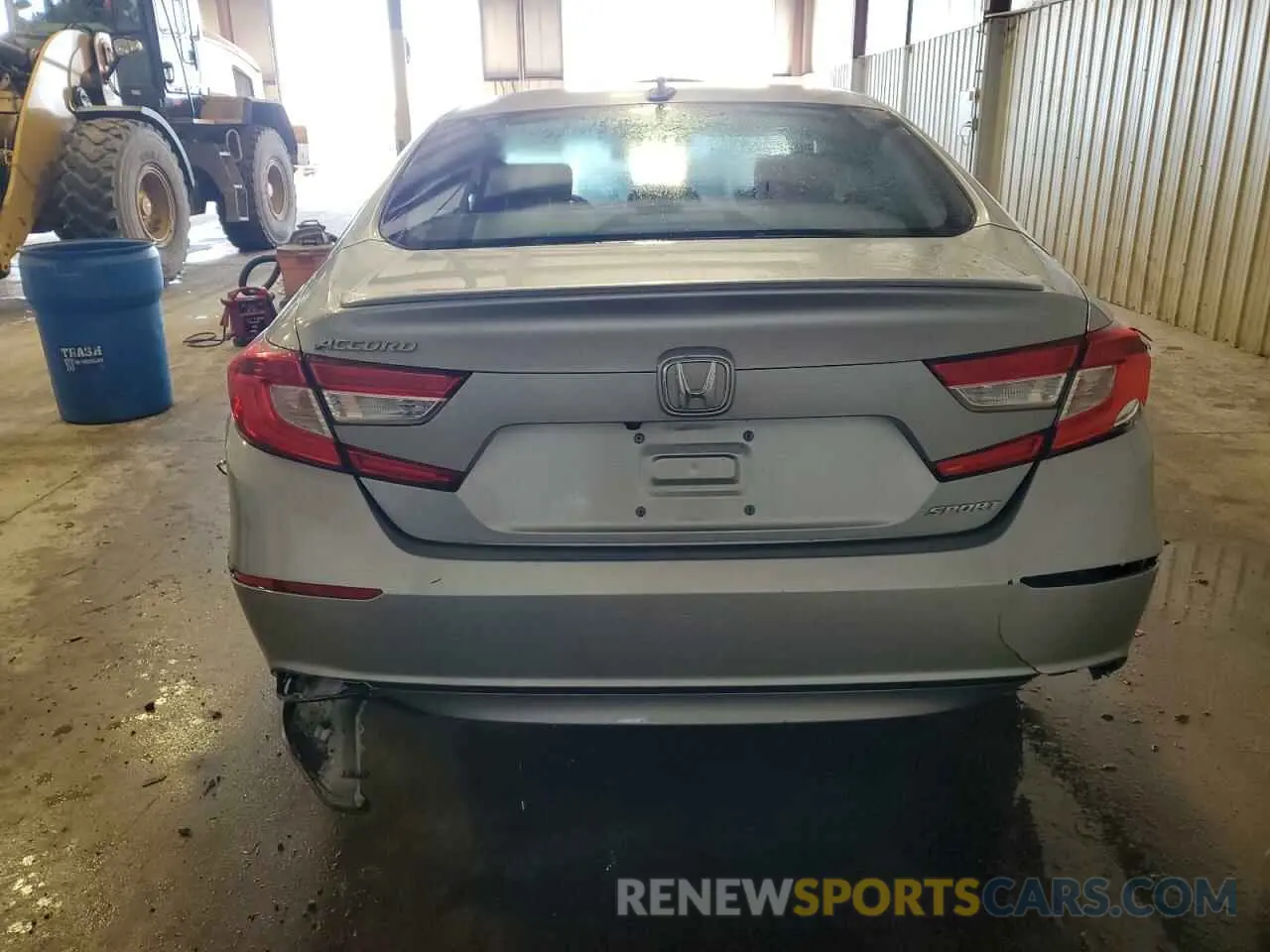 6 Фотография поврежденного автомобиля 1HGCV1F32KA172843 HONDA ACCORD 2019