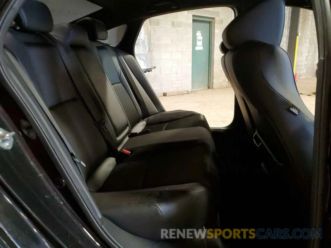 10 Photograph of a damaged car 1HGCV1F32KA177217 HONDA ACCORD 2019