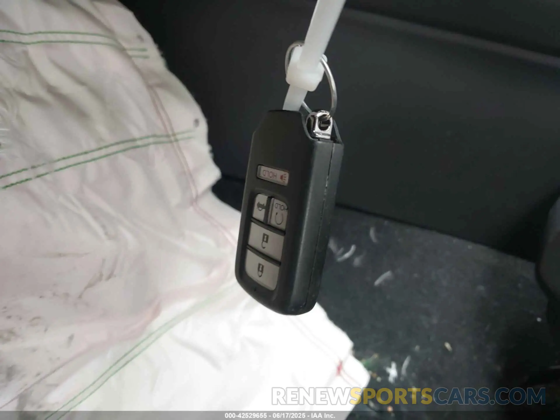 11 Photograph of a damaged car 1HGCV1F33KA084934 HONDA ACCORD 2019