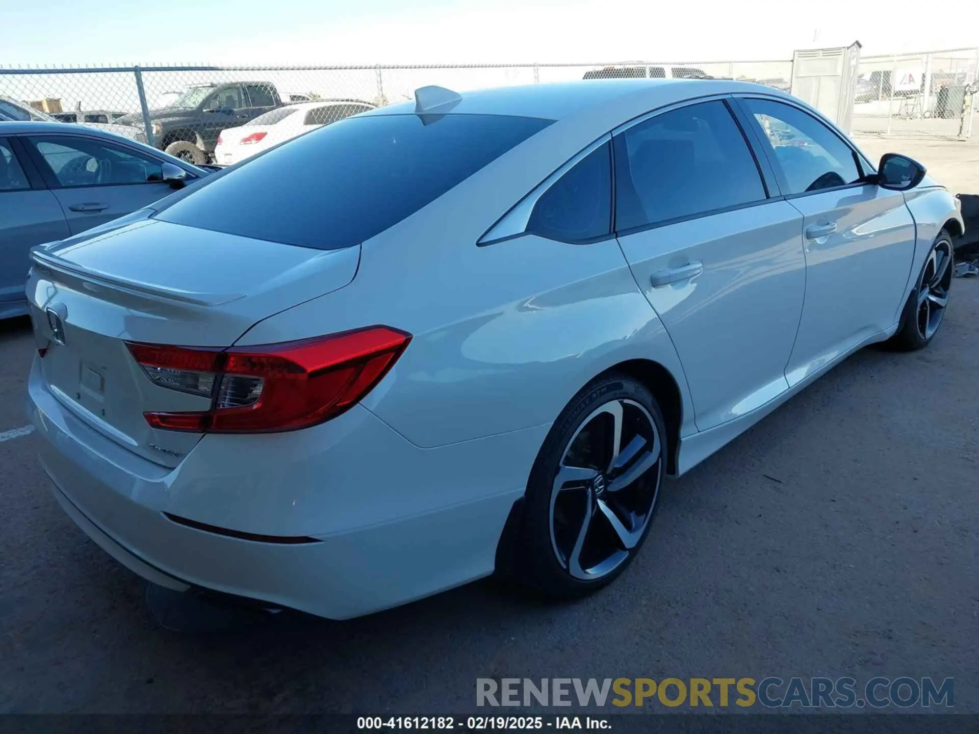 4 Фотография поврежденного автомобиля 1HGCV1F33KA086621 HONDA ACCORD 2019