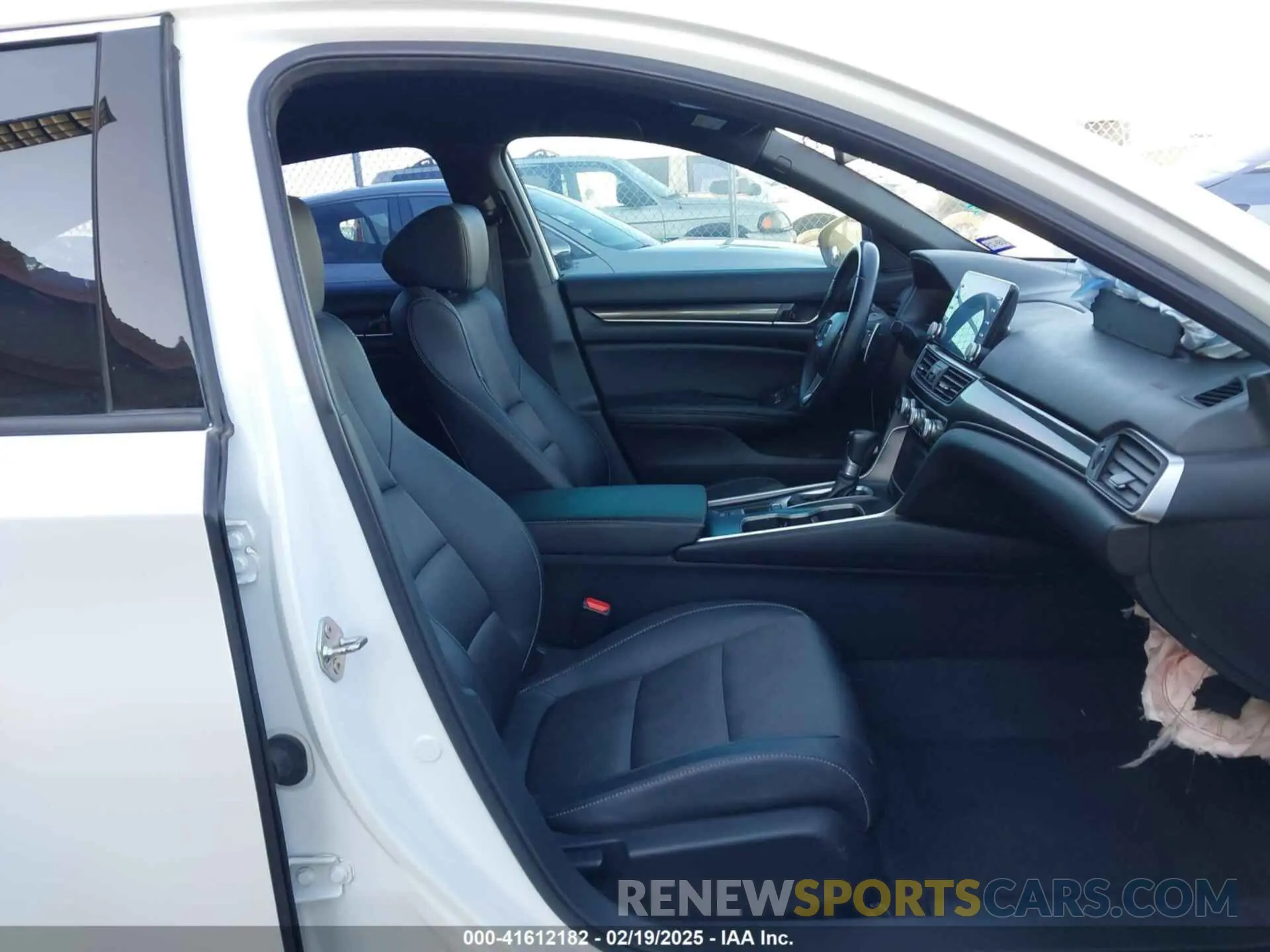 5 Фотография поврежденного автомобиля 1HGCV1F33KA086621 HONDA ACCORD 2019