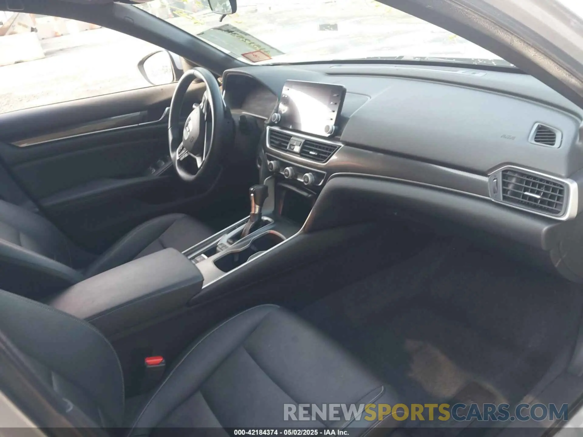 5 Photograph of a damaged car 1HGCV1F33KA096761 HONDA ACCORD 2019