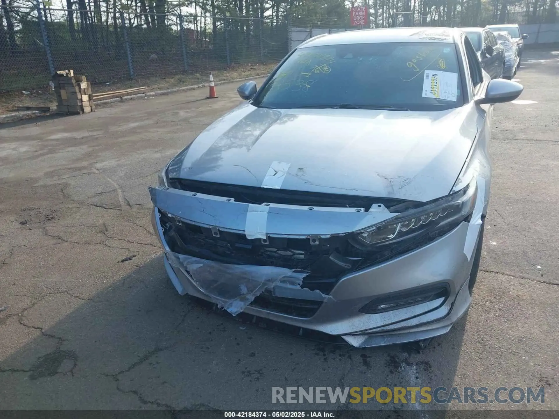 6 Photograph of a damaged car 1HGCV1F33KA096761 HONDA ACCORD 2019