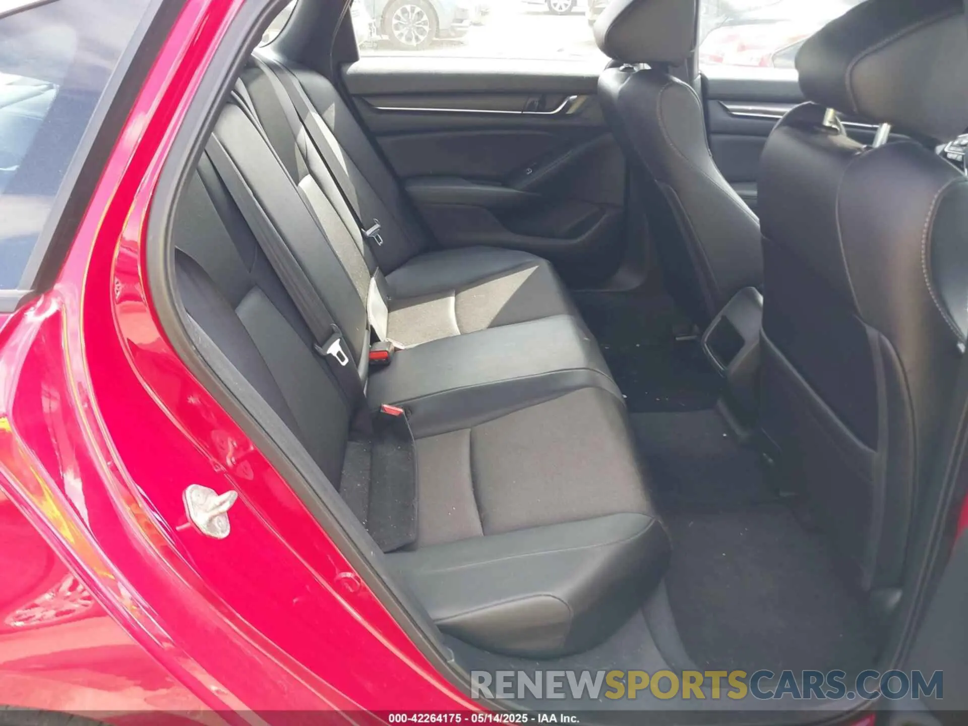 8 Photograph of a damaged car 1HGCV1F33KA102381 HONDA ACCORD 2019