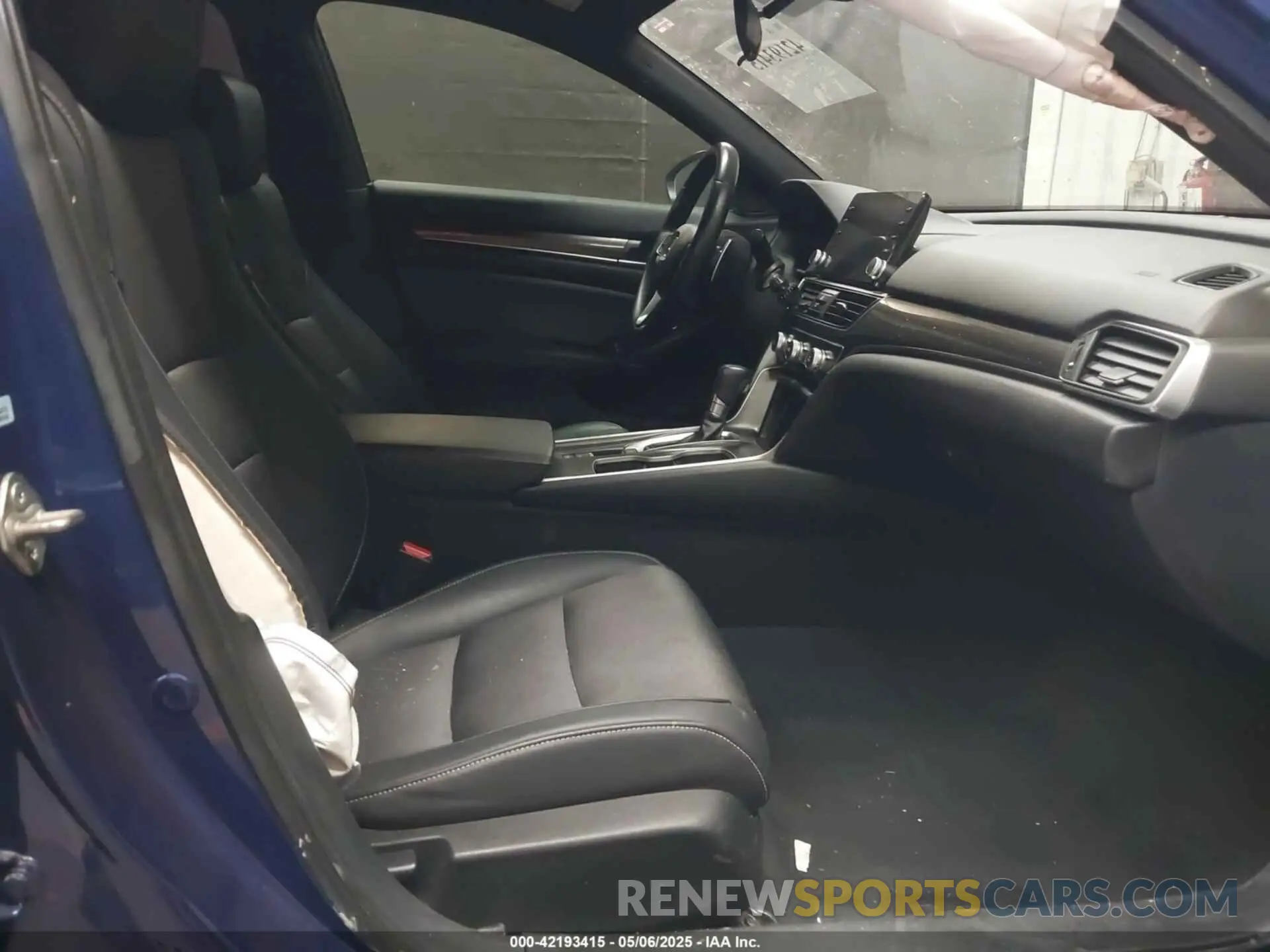 5 Фотография поврежденного автомобиля 1HGCV1F33KA127300 HONDA ACCORD 2019