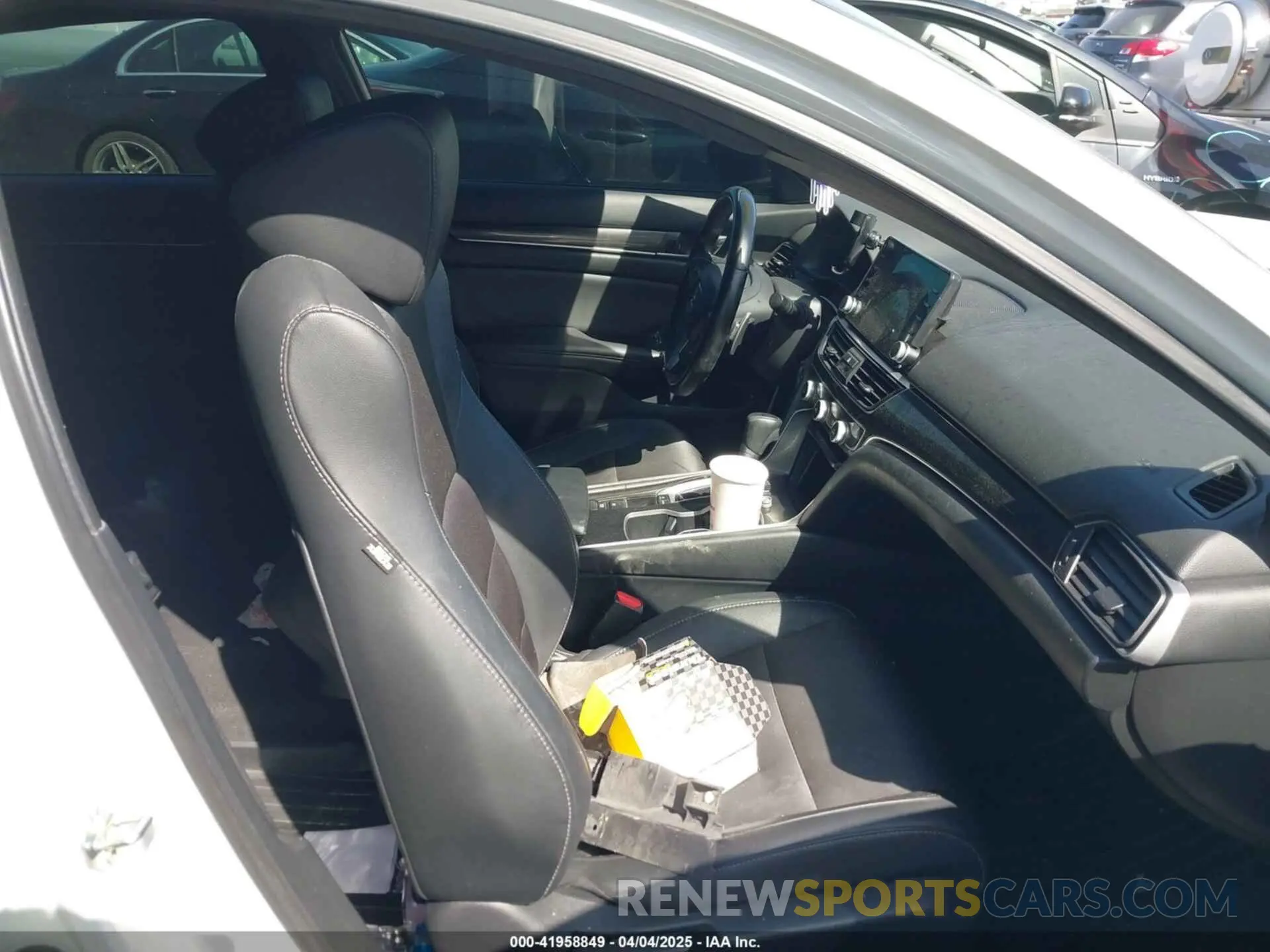 5 Photograph of a damaged car 1HGCV1F33KA141407 HONDA ACCORD 2019
