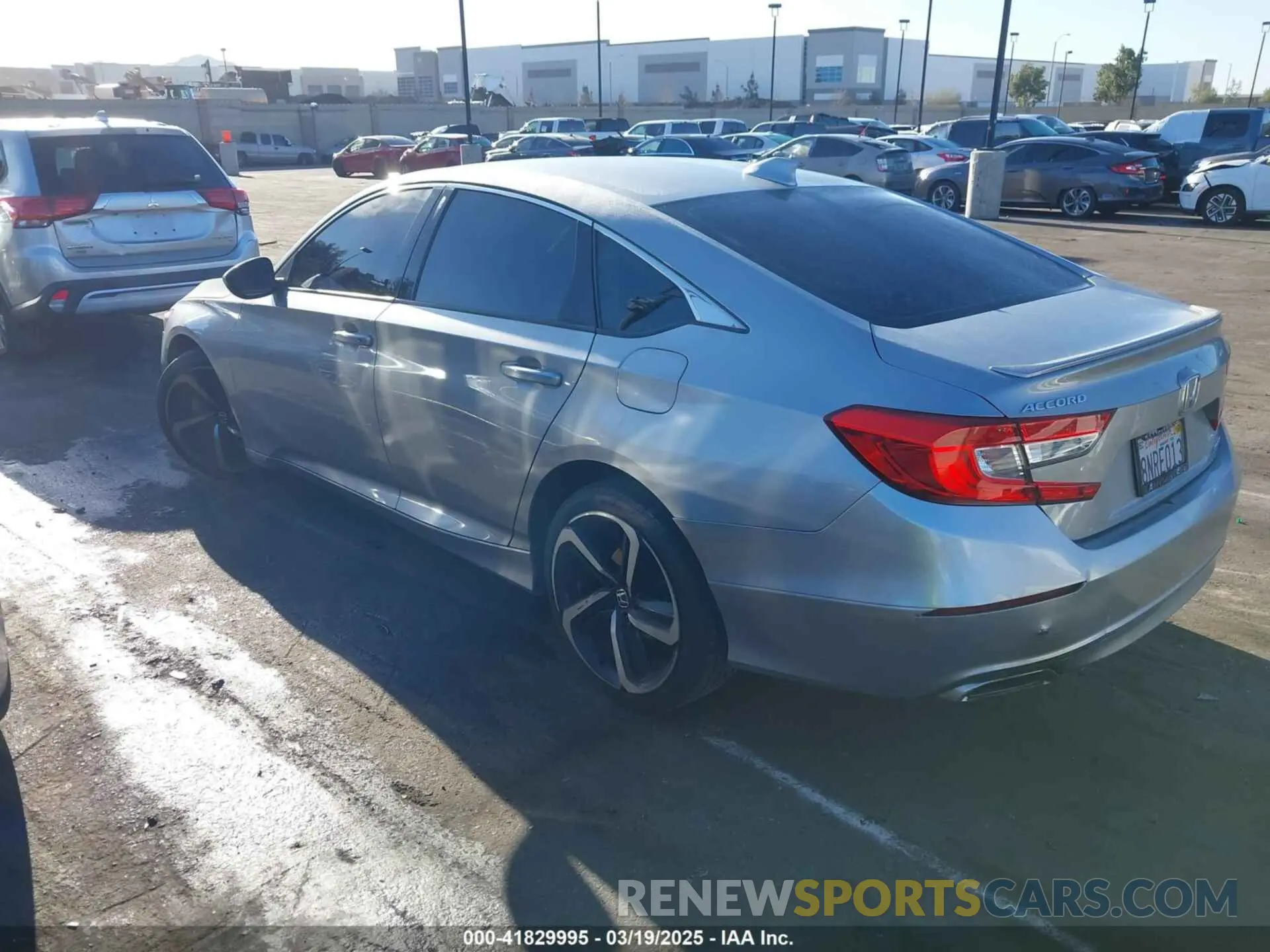3 Фотография поврежденного автомобиля 1HGCV1F34KA051781 HONDA ACCORD 2019