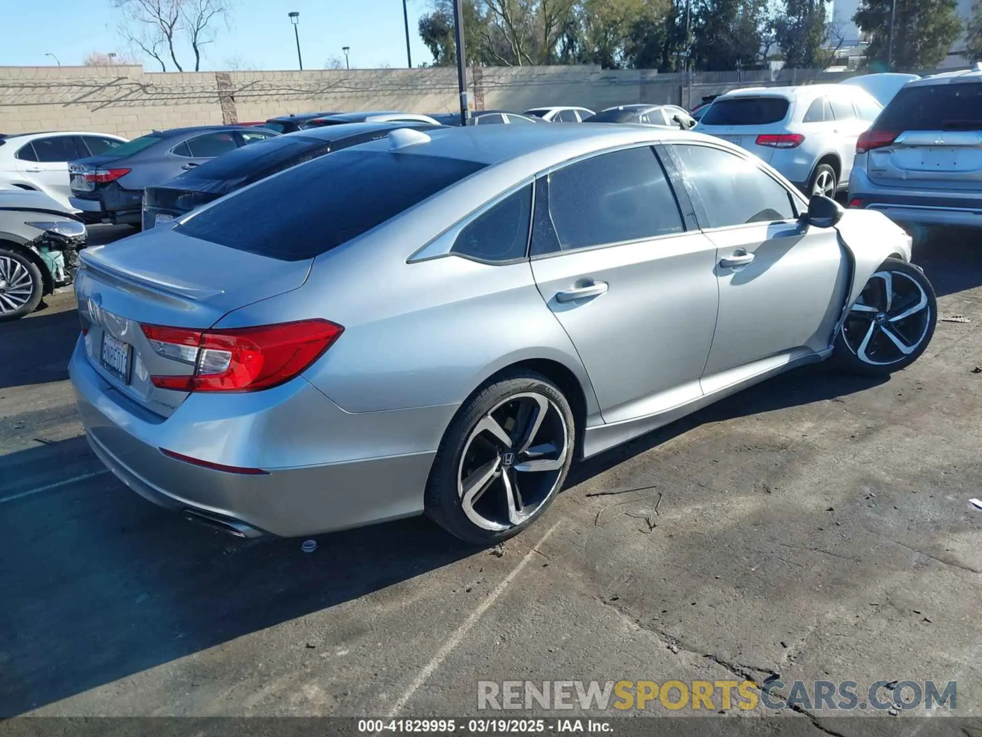 4 Фотография поврежденного автомобиля 1HGCV1F34KA051781 HONDA ACCORD 2019