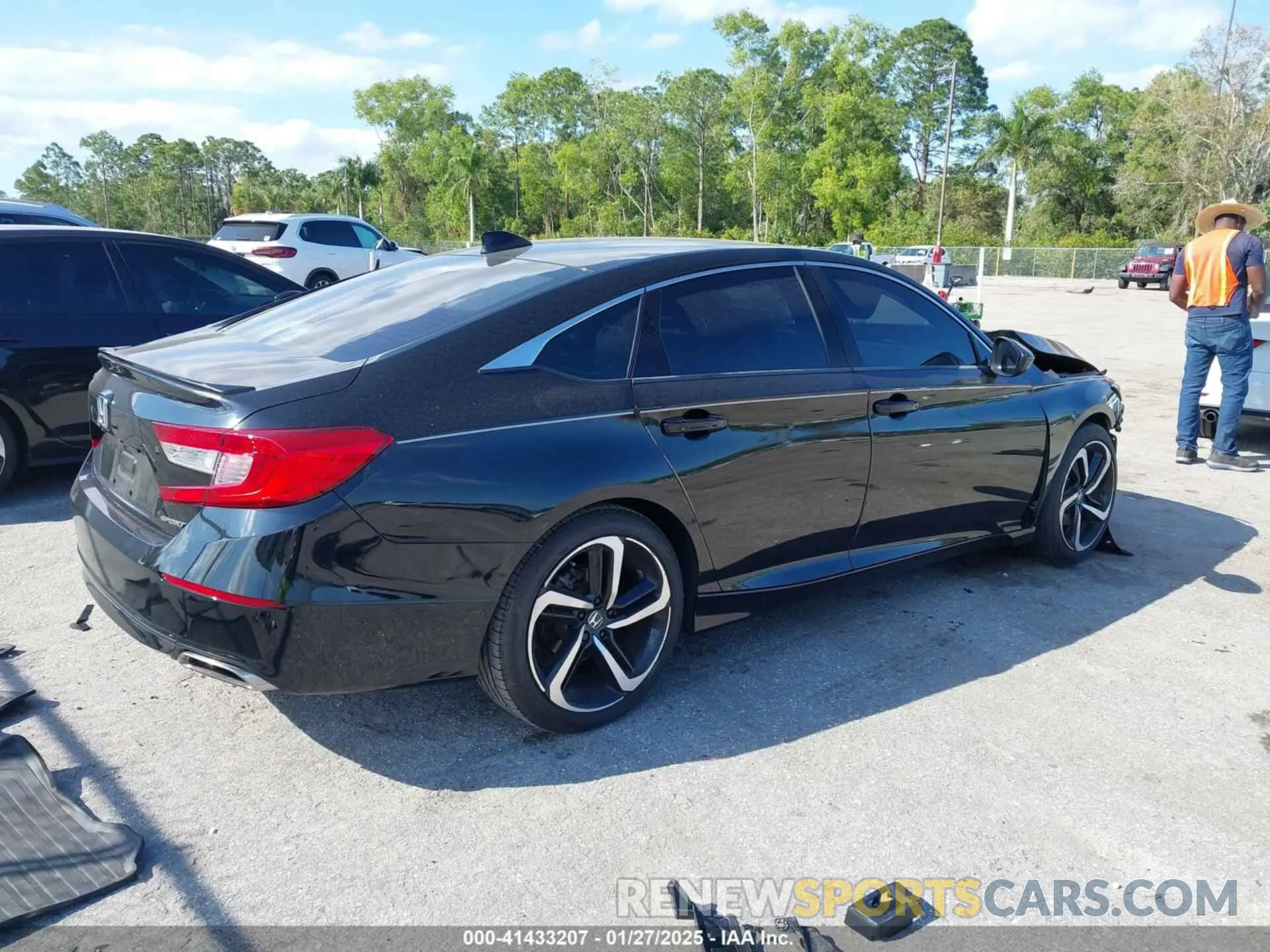 4 Photograph of a damaged car 1HGCV1F34KA072372 HONDA ACCORD 2019
