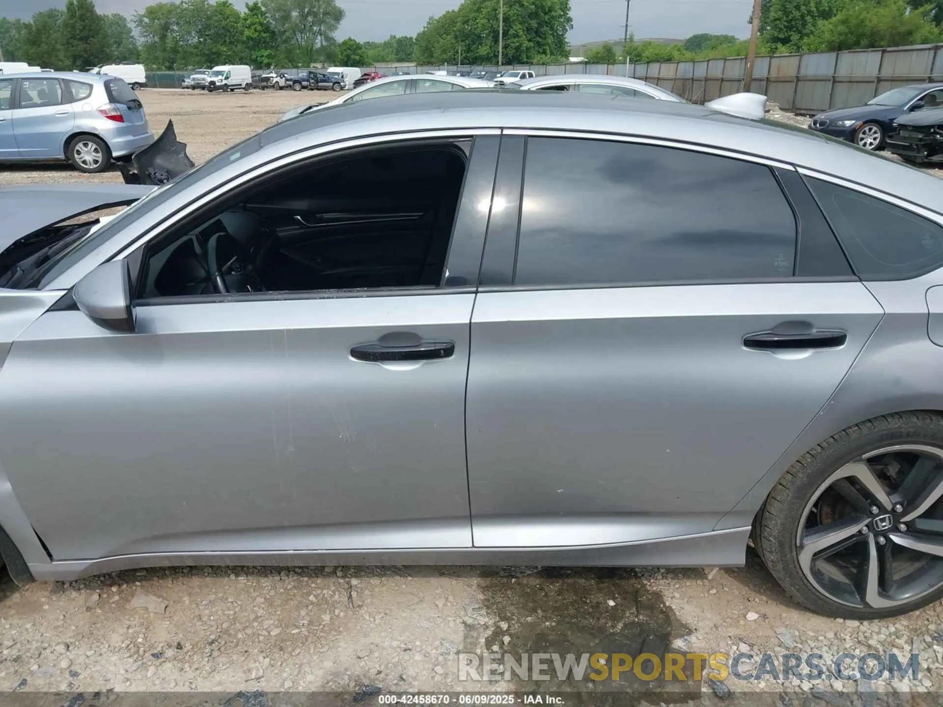 15 Photograph of a damaged car 1HGCV1F34KA177526 HONDA ACCORD 2019