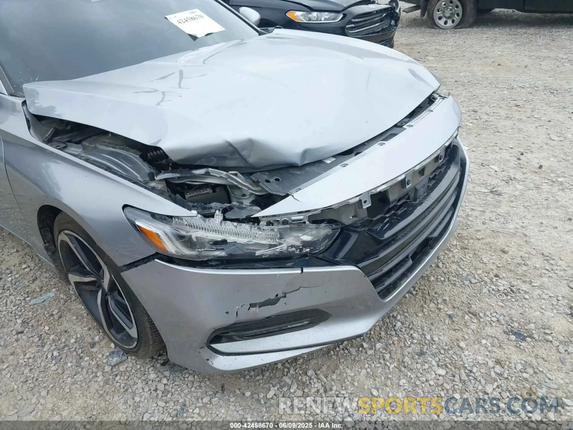 18 Photograph of a damaged car 1HGCV1F34KA177526 HONDA ACCORD 2019
