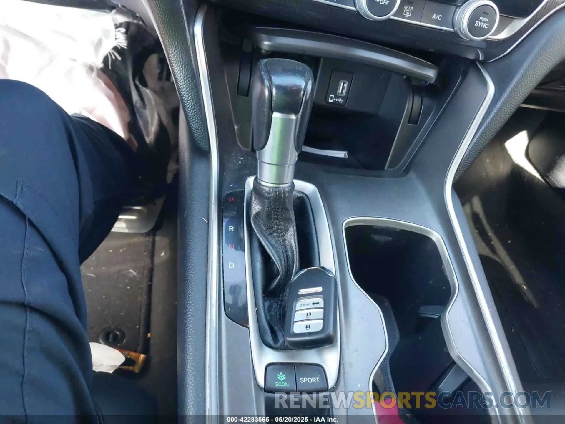 11 Фотография поврежденного автомобиля 1HGCV1F35KA018546 HONDA ACCORD 2019