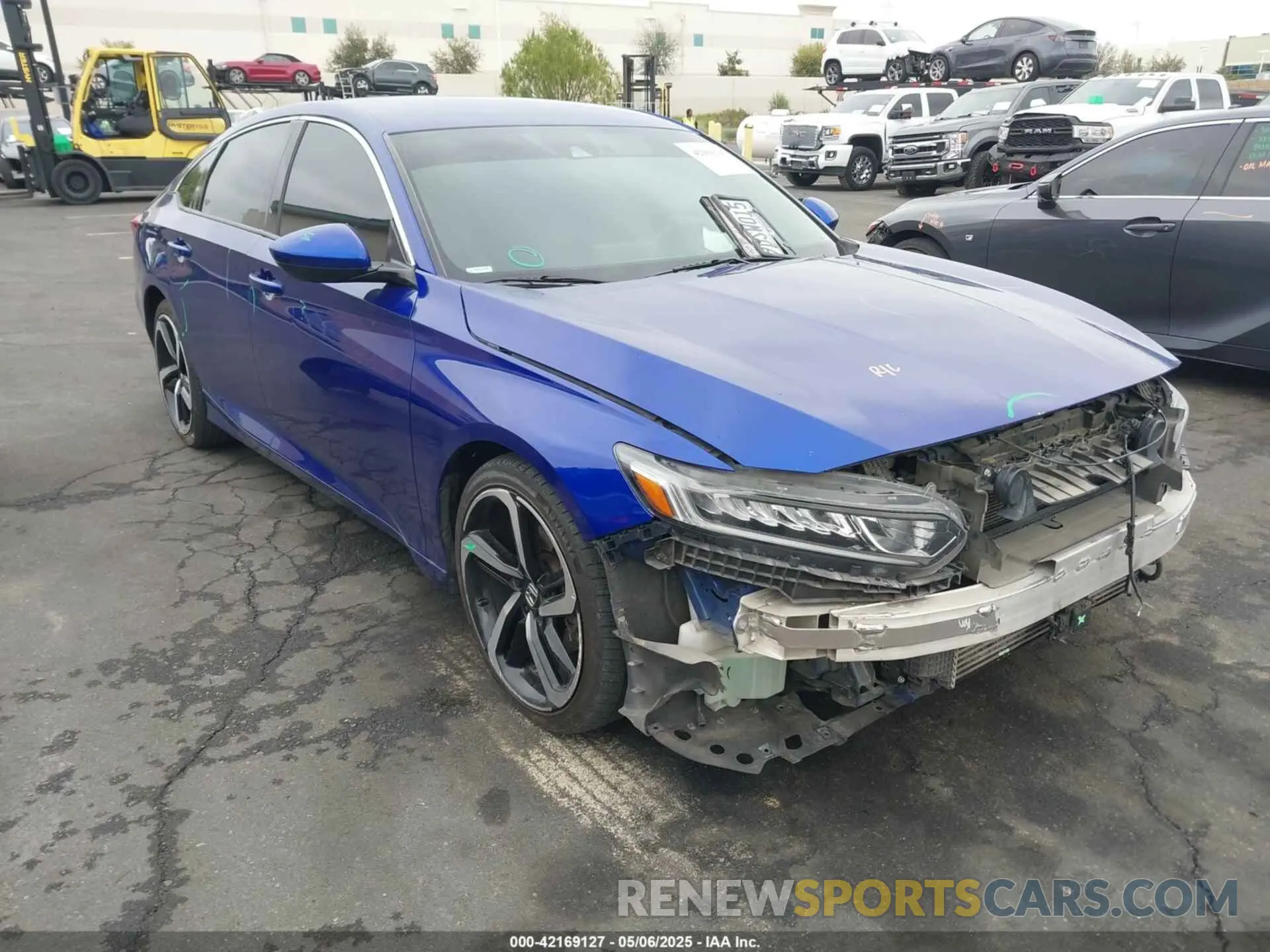 1 Фотография поврежденного автомобиля 1HGCV1F35KA083073 HONDA ACCORD 2019