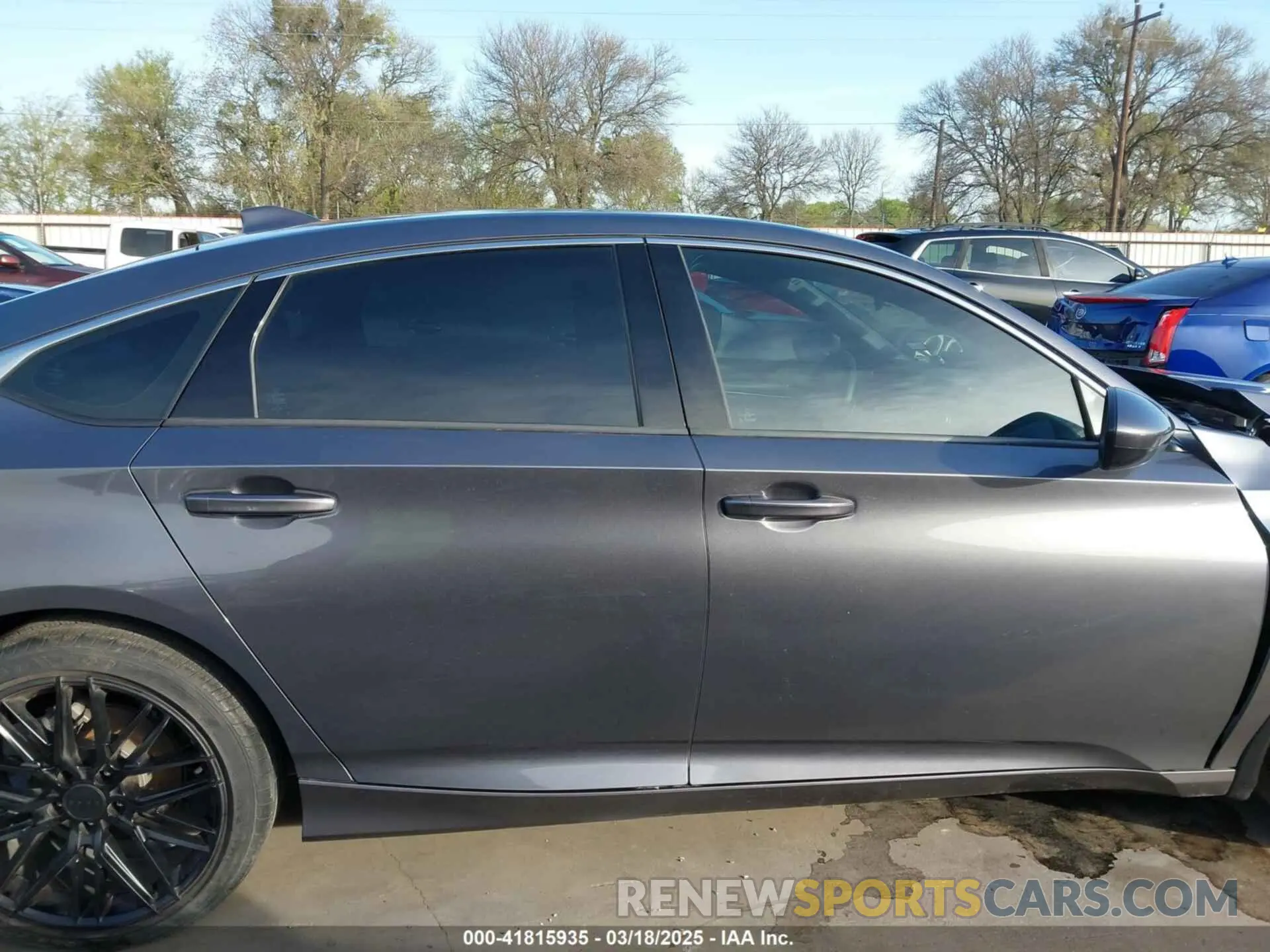 21 Photograph of a damaged car 1HGCV1F35KA092419 HONDA ACCORD 2019