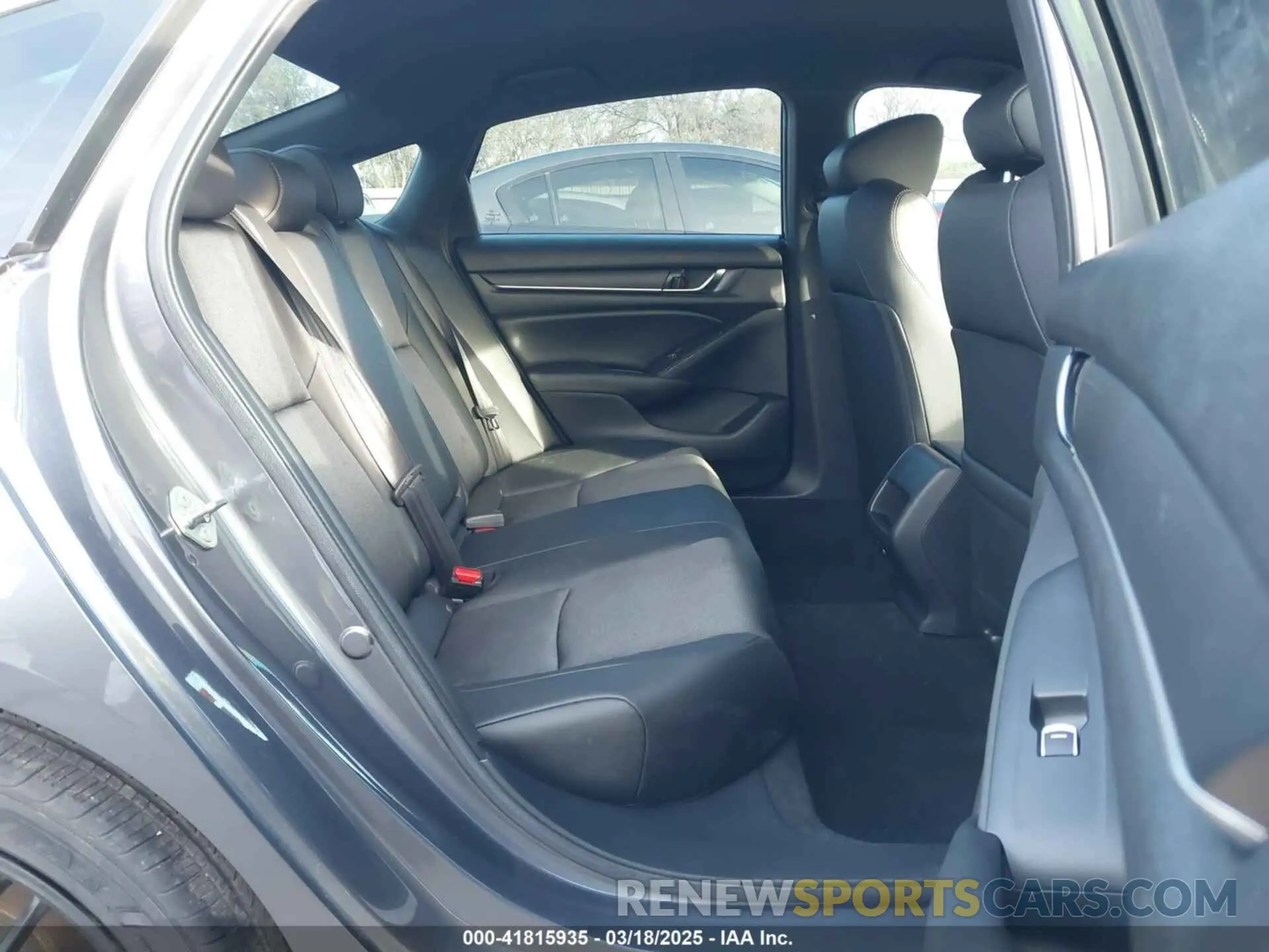 8 Photograph of a damaged car 1HGCV1F35KA092419 HONDA ACCORD 2019