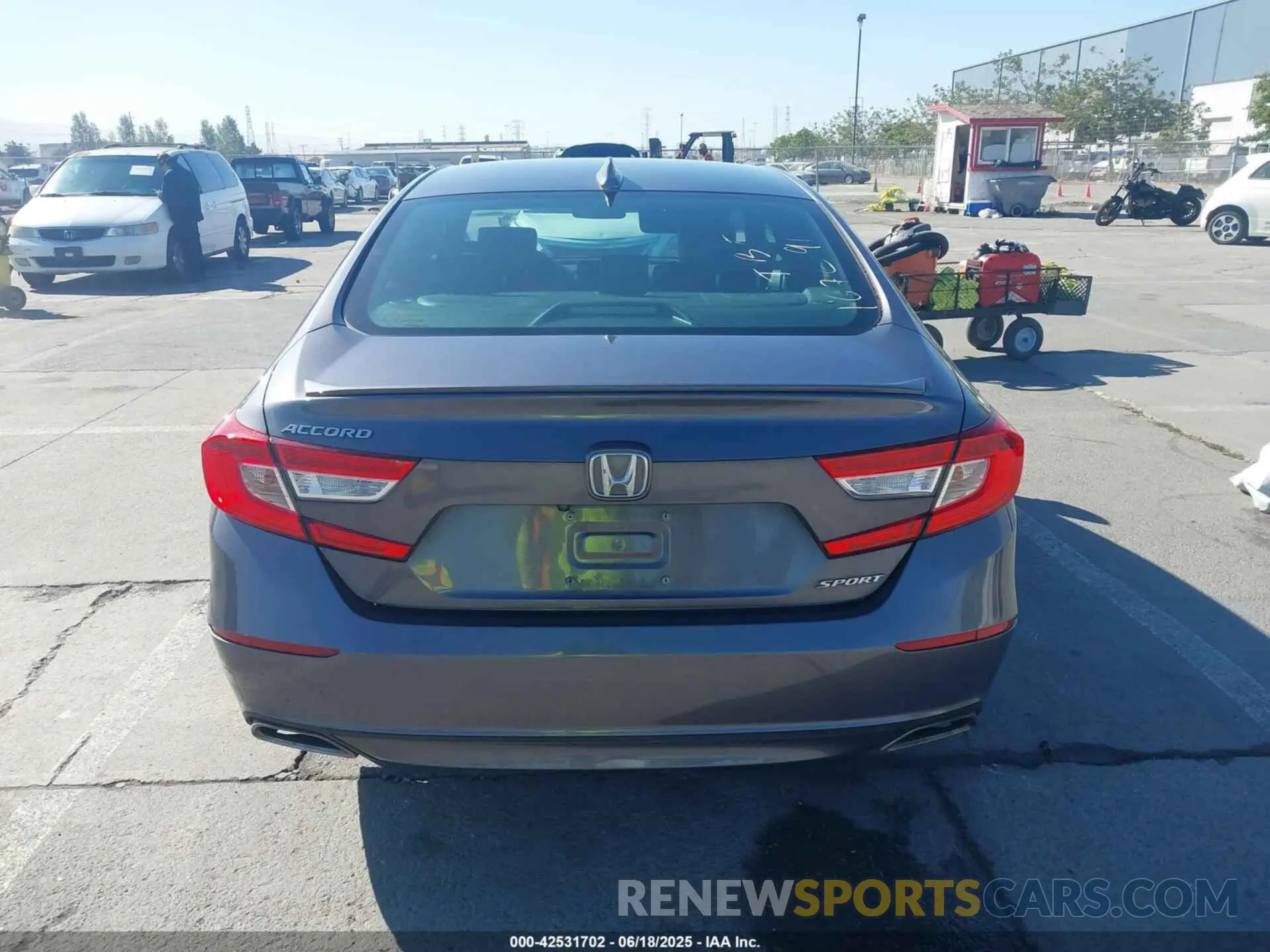 15 Photograph of a damaged car 1HGCV1F35KA098575 HONDA ACCORD 2019