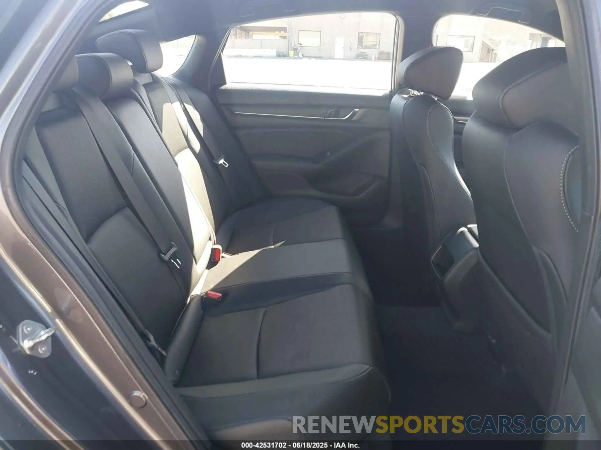 8 Photograph of a damaged car 1HGCV1F35KA098575 HONDA ACCORD 2019